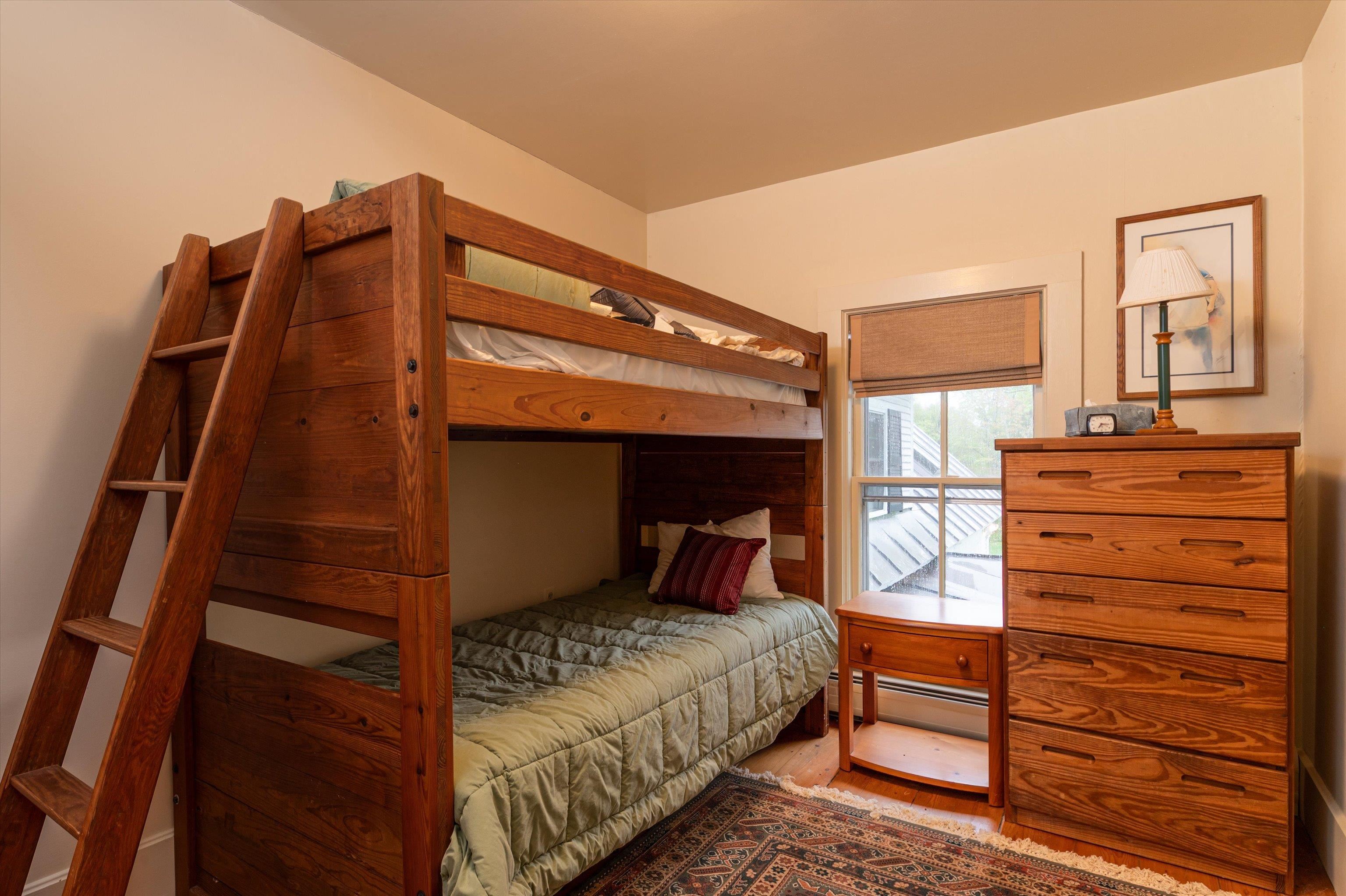 Bunkroom 23176860