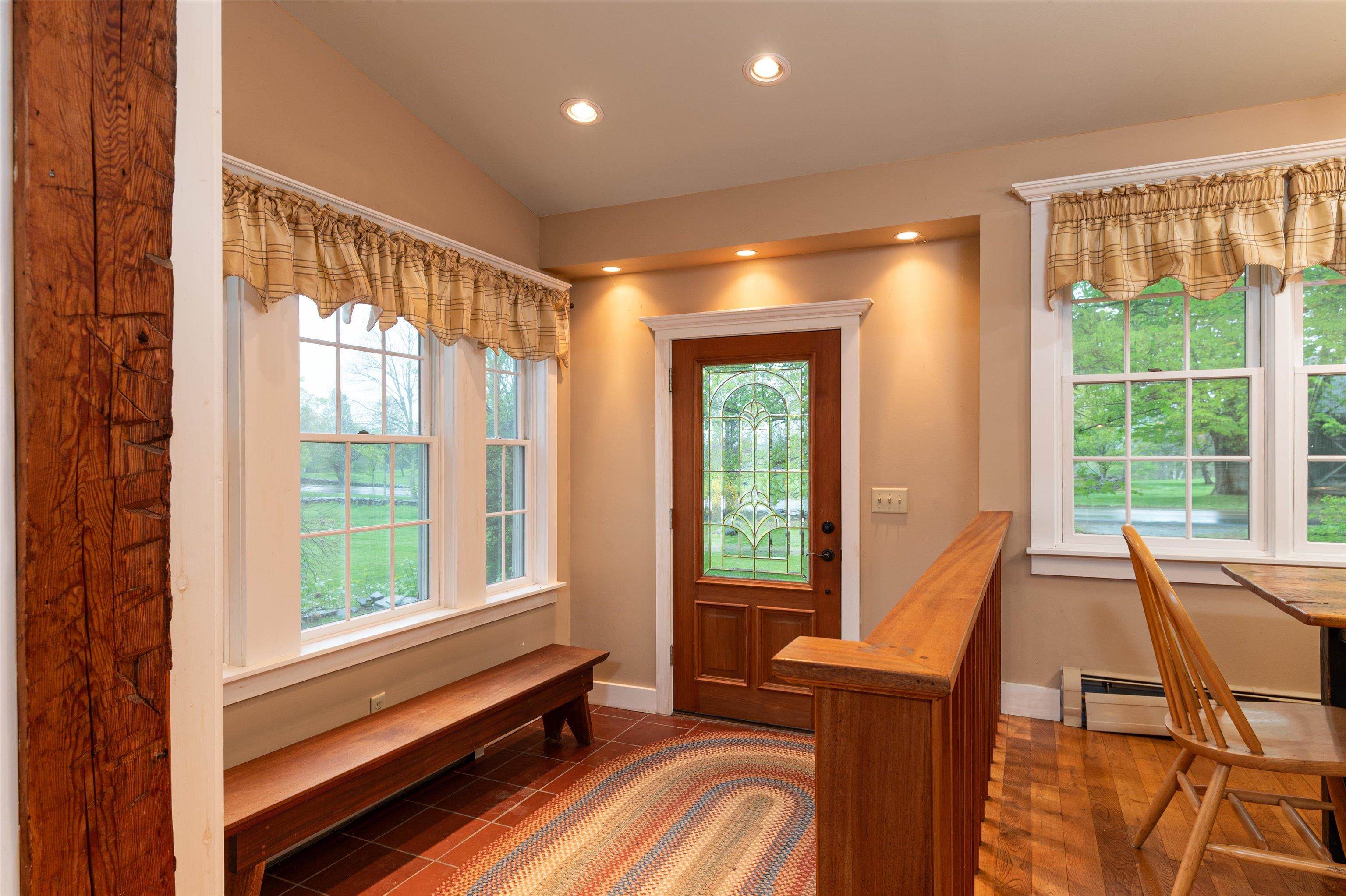 Kitchen entry.... 23176807