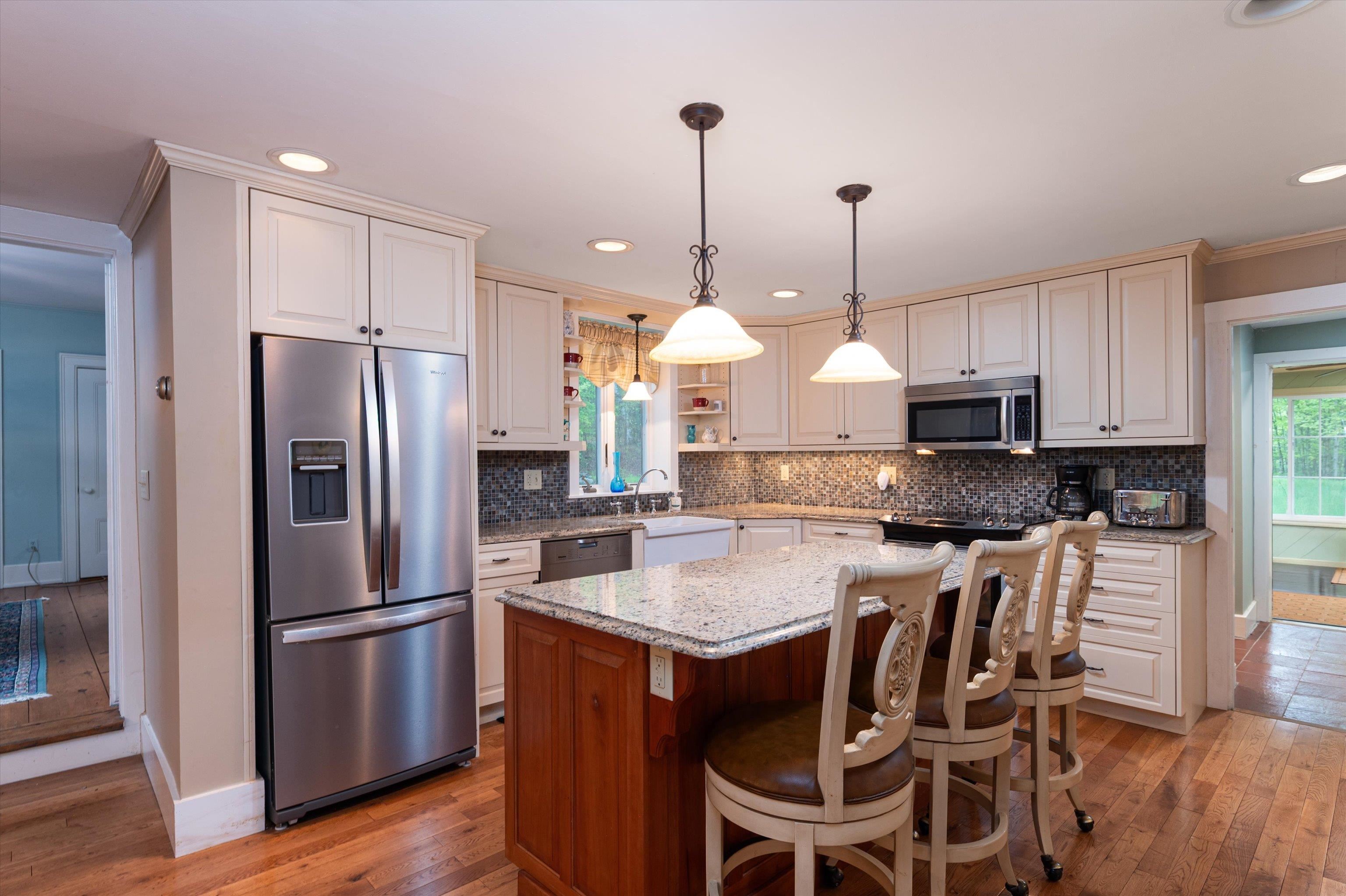 Kitchen renovated in 2015 23176811
