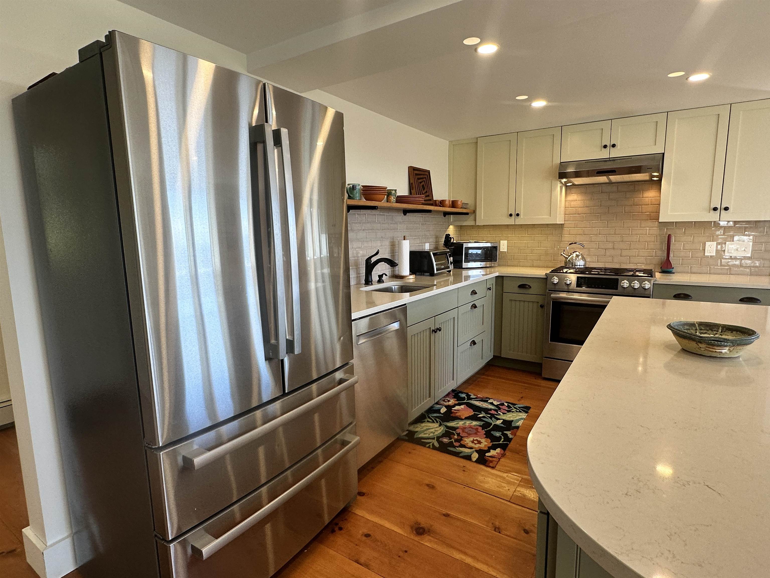 Quality appliances and cabinetry 23218425