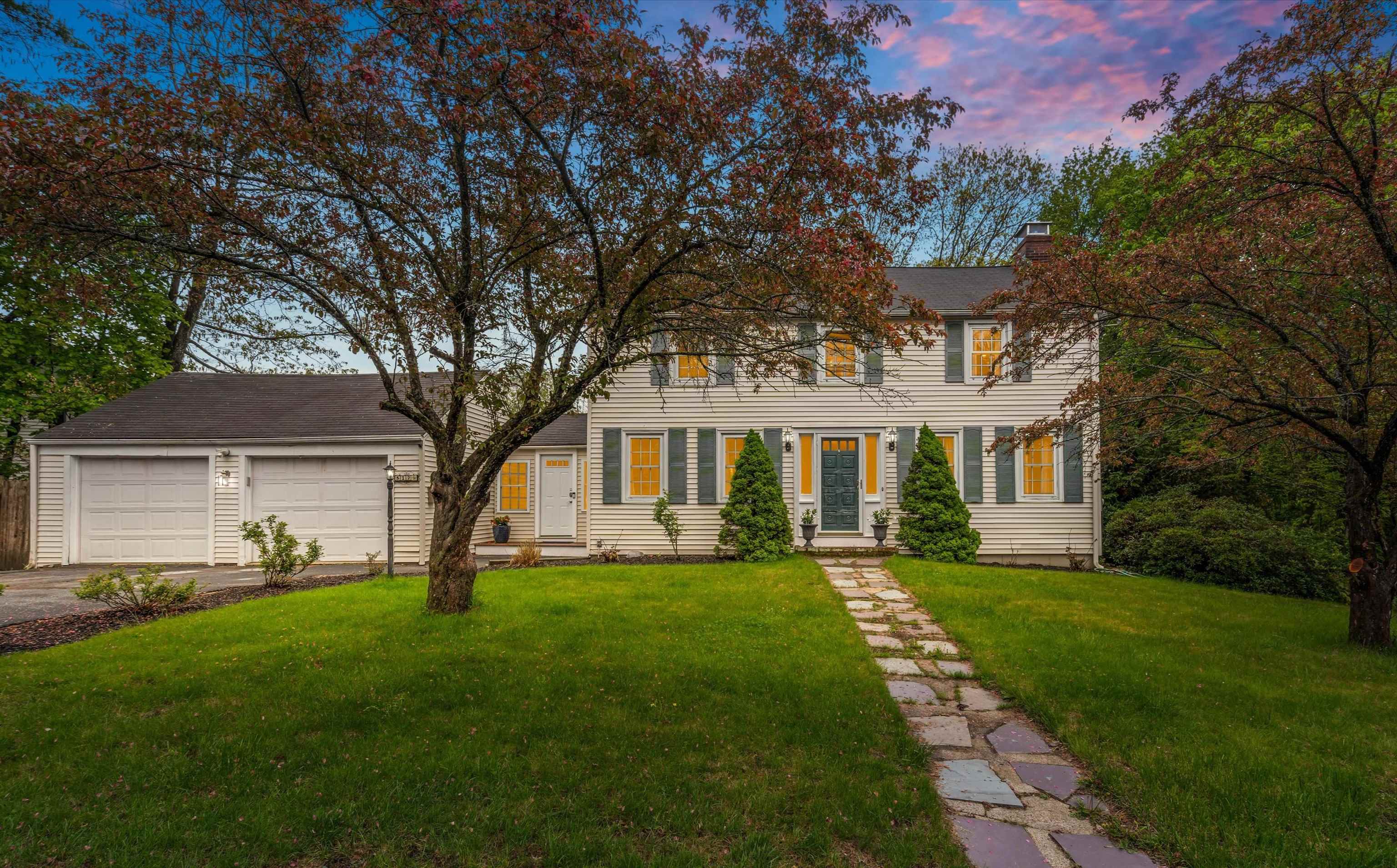 MANCHESTER NH Home for sale $$550,000 | $248 per sq.ft.