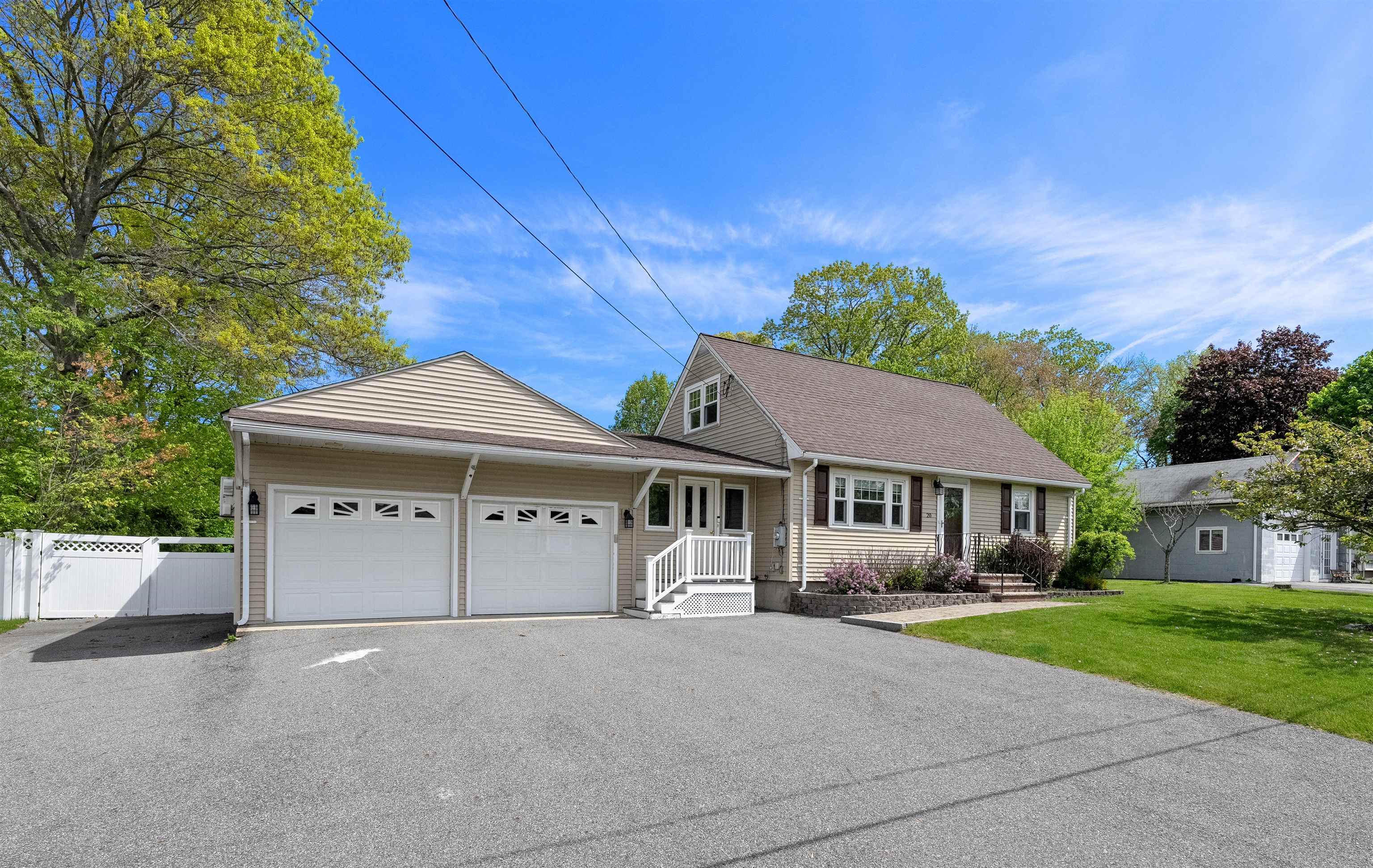 Photo of 20 Colonial Drive Salem NH 03079