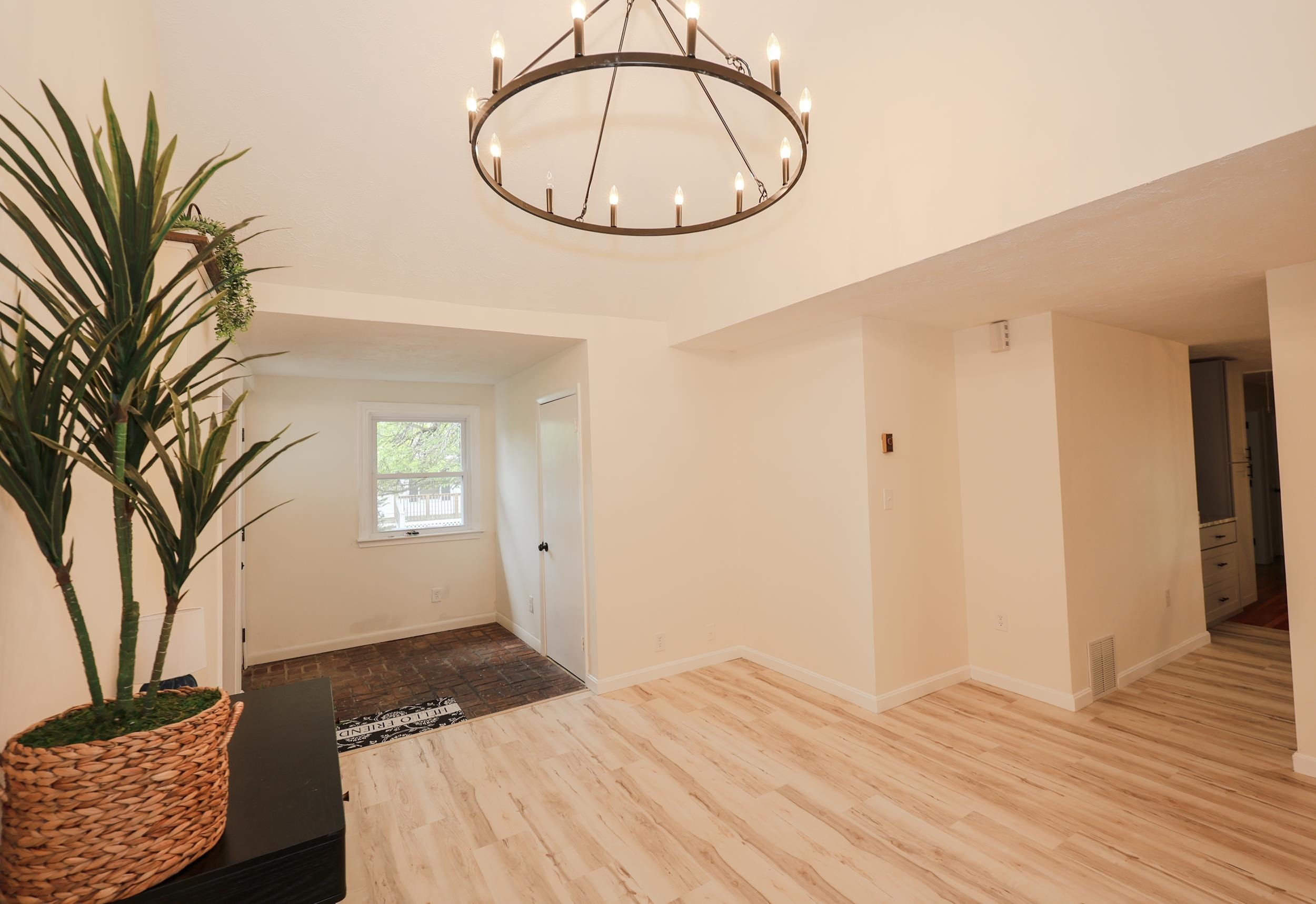 dining room or open office/library area 23222942