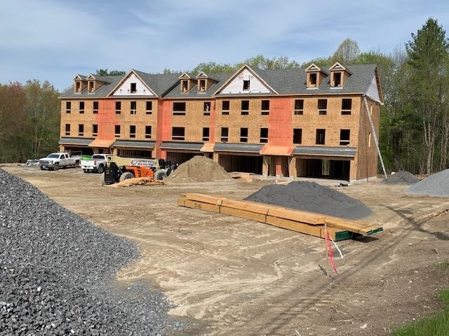 Photo 11 of 23