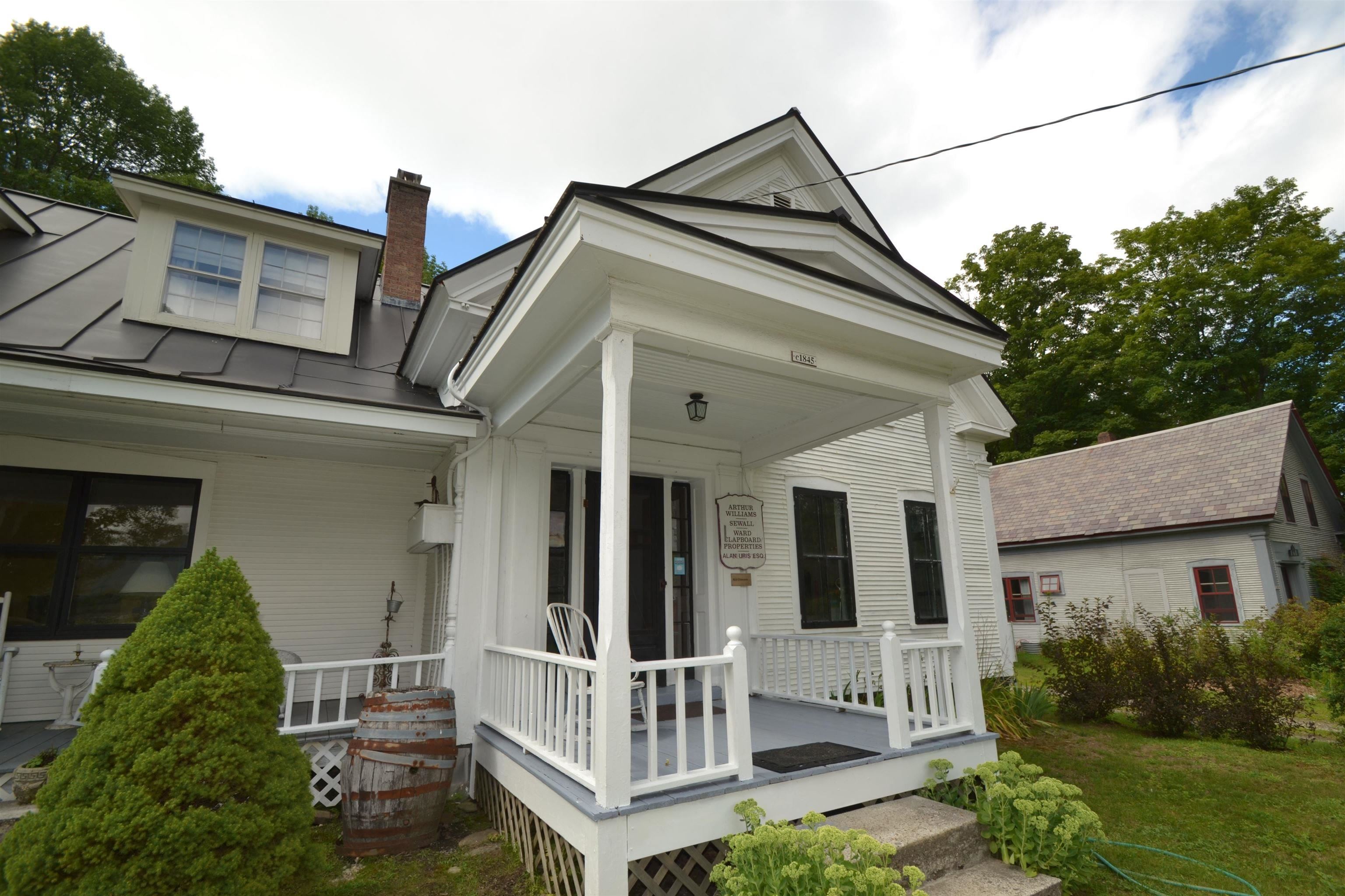 Apartment 1 Entry Porch