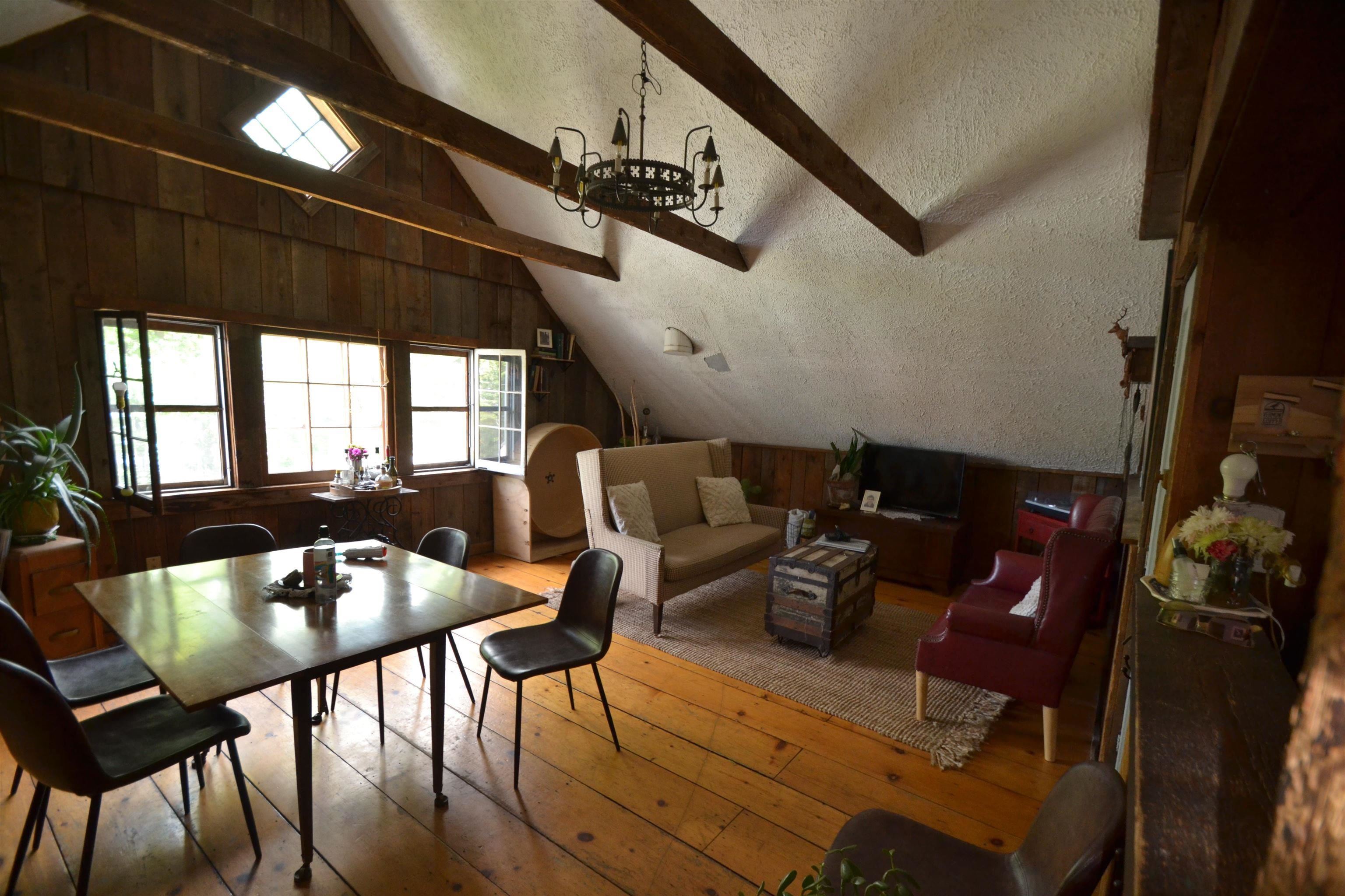 Barn Apt LR