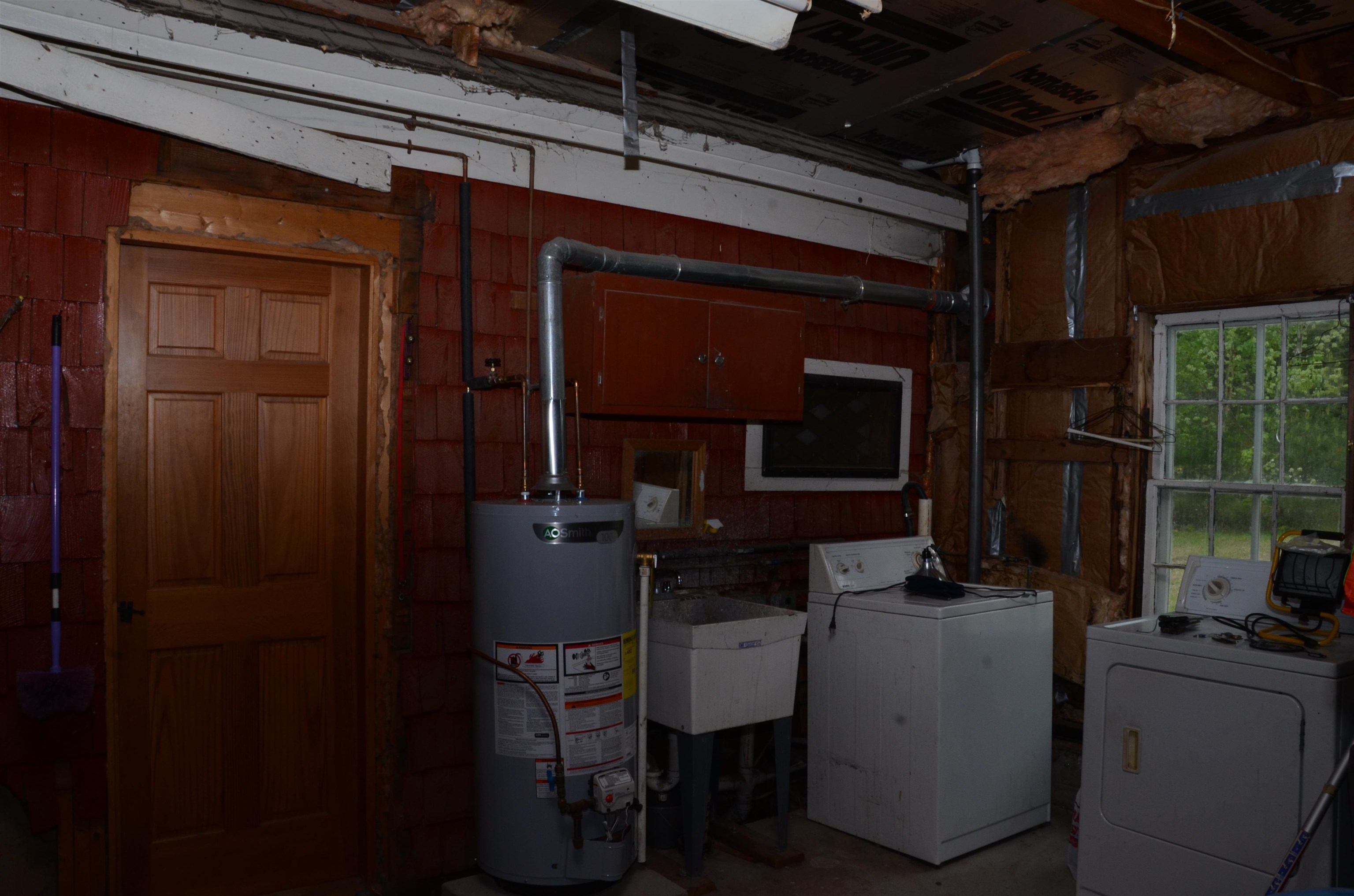 Washer ,Dryer and Sink in Shop