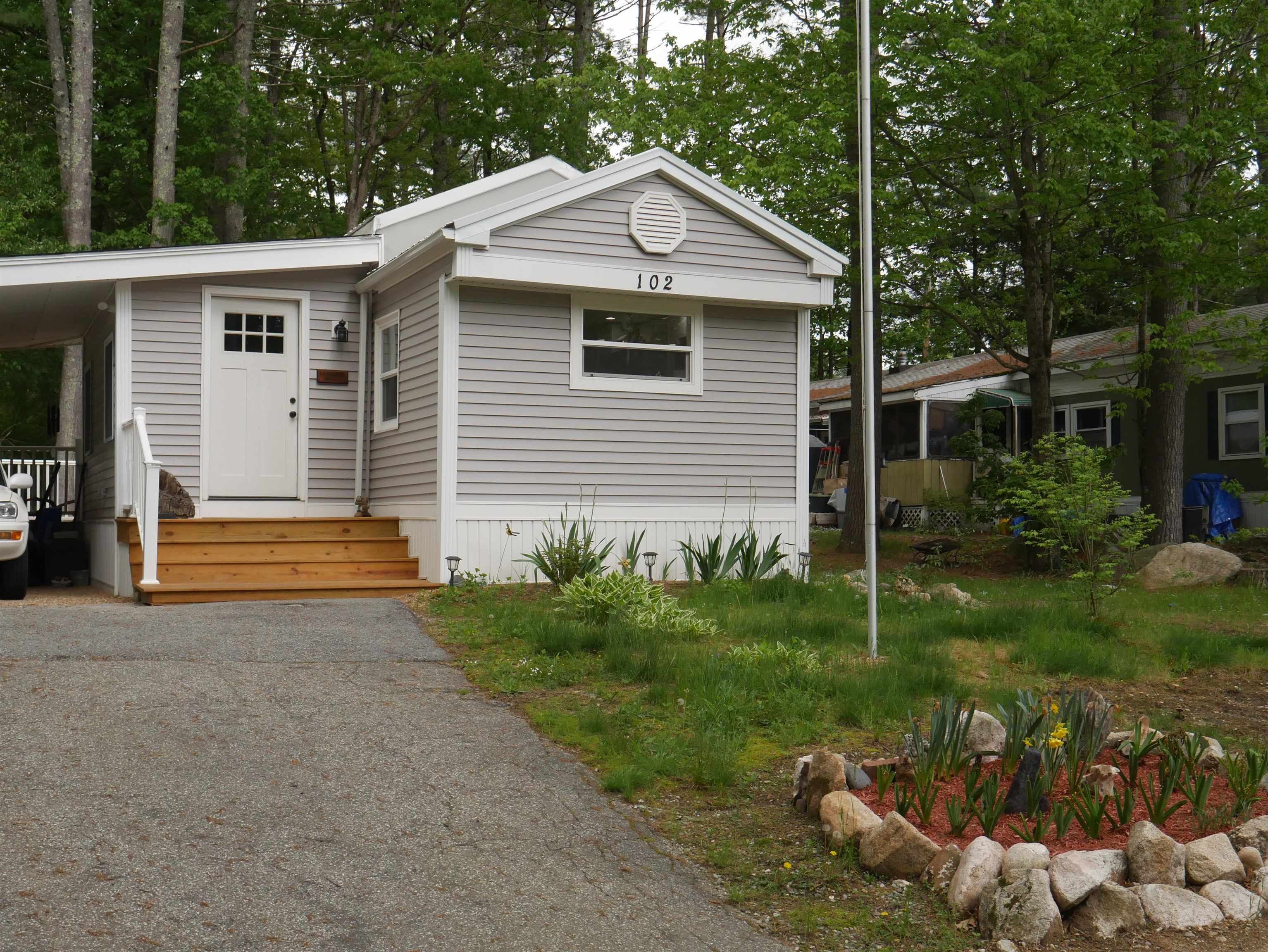 Photo of 102 Boxwood Lane Raymond NH 03077