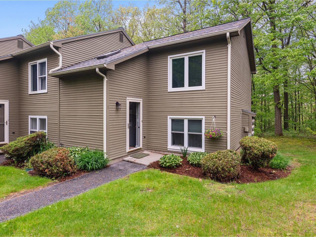 Photo of 440 Oak Circle Colchester VT 05446