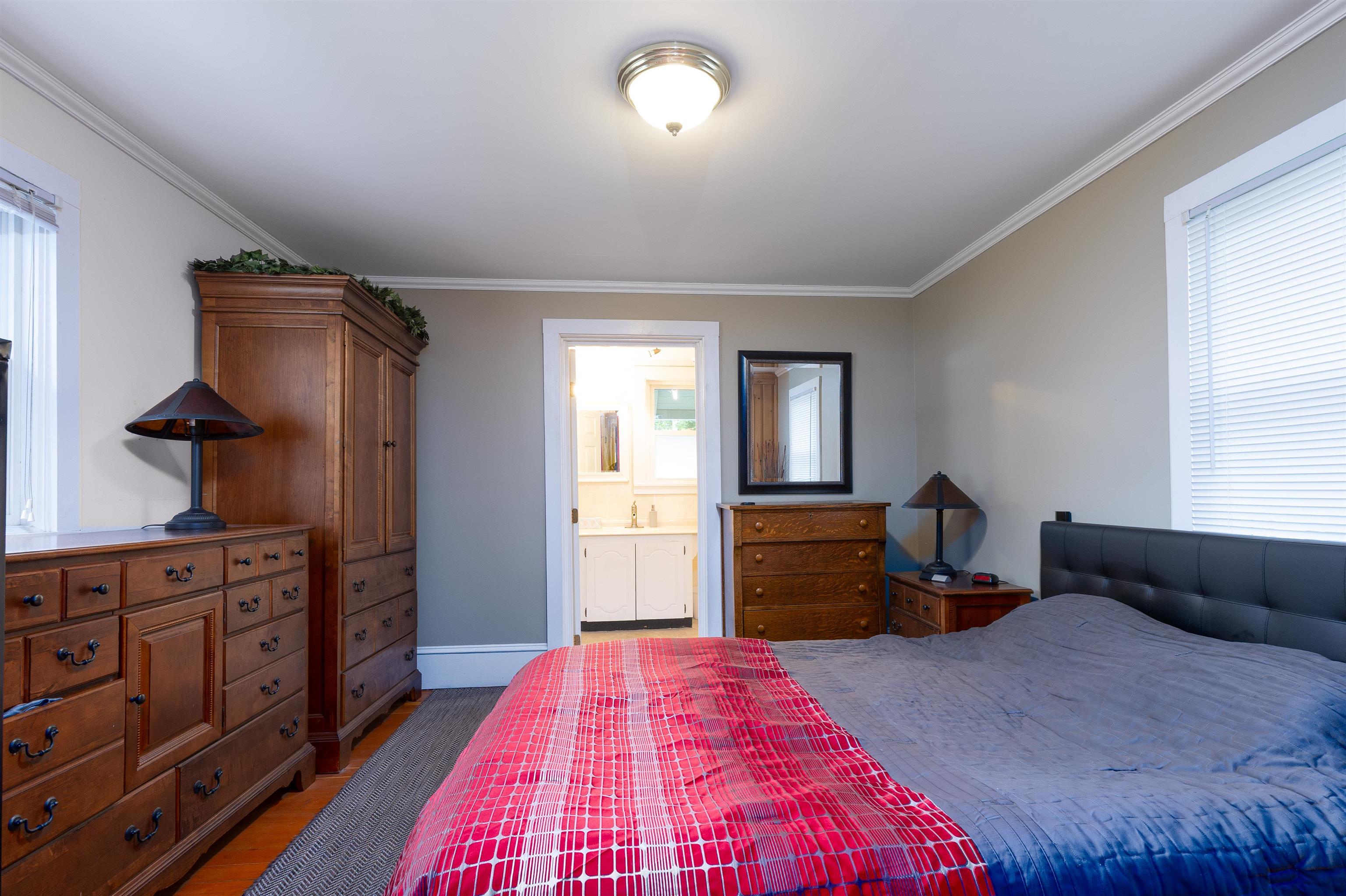 primary bedroom guest house 23298794
