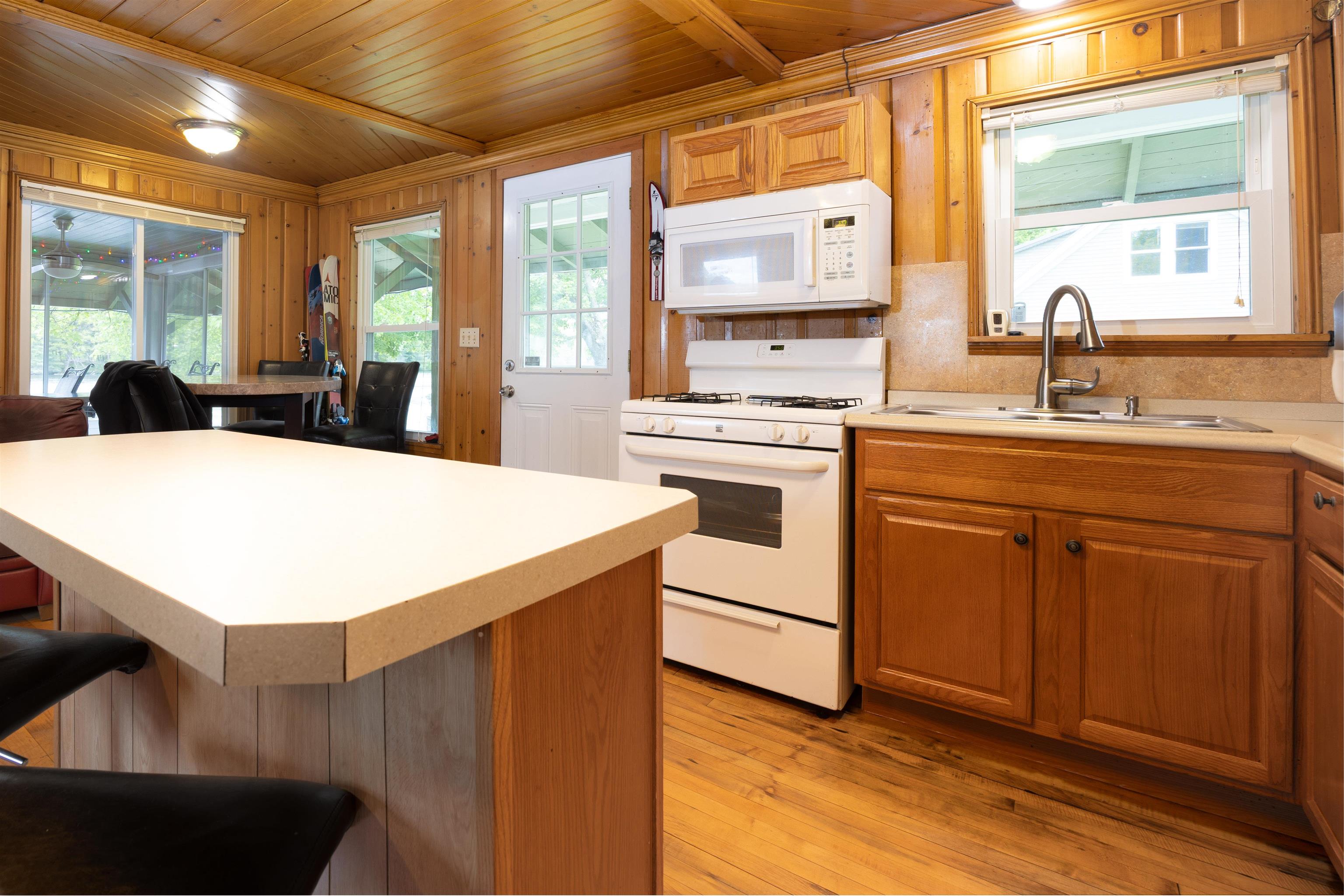 guest house kitchen 23298798