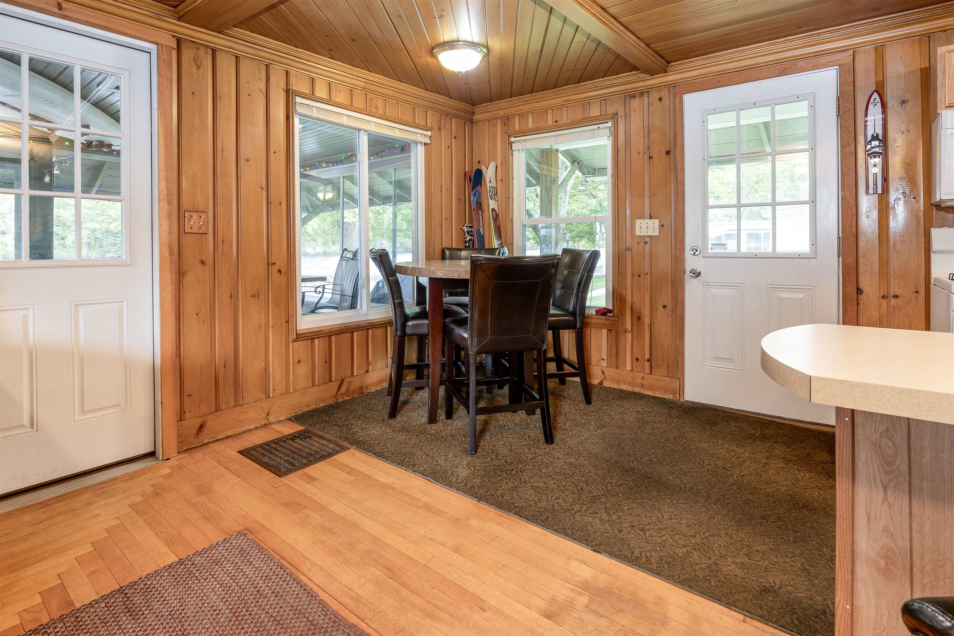 guest house dining area 23298799