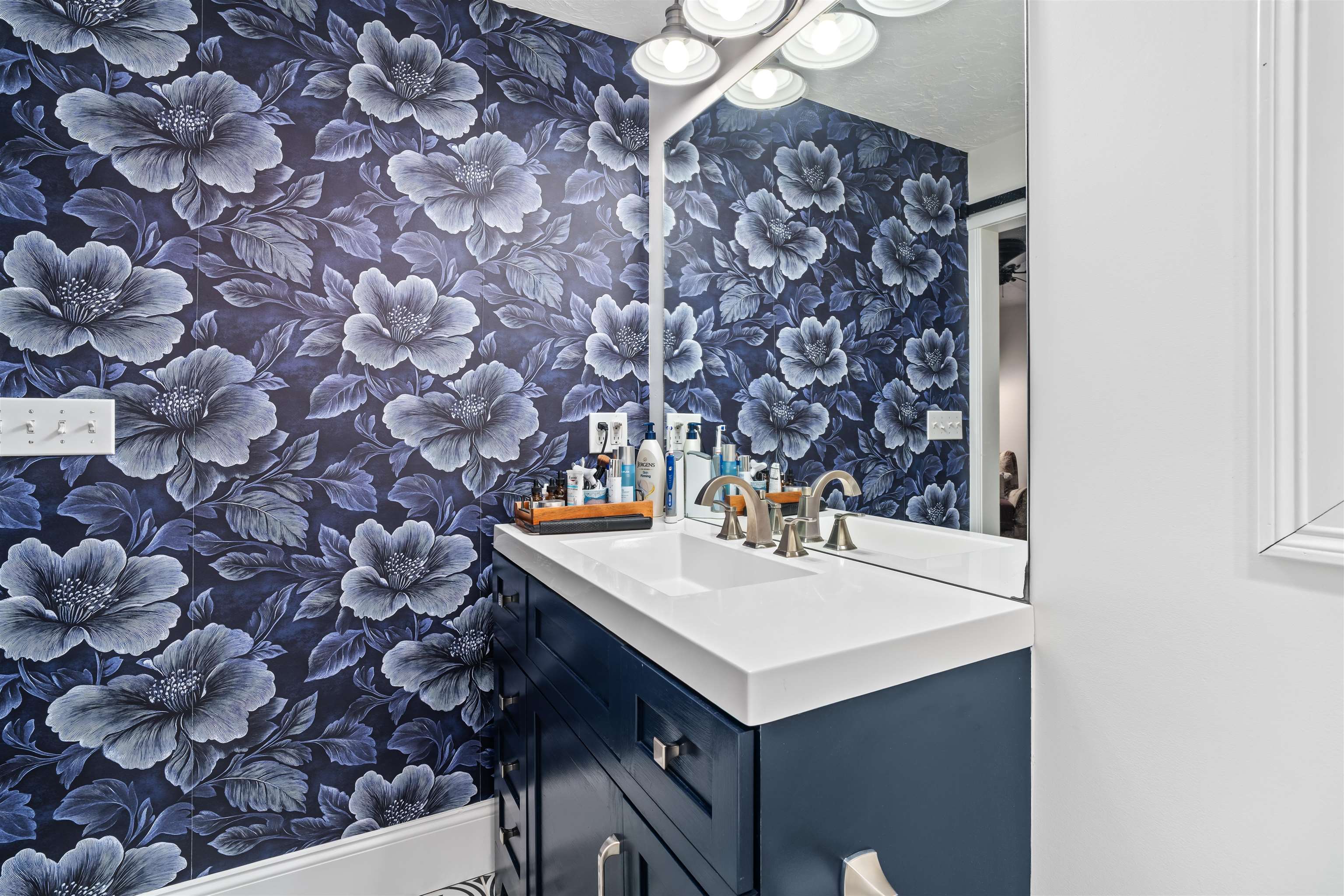 en suite primary bath