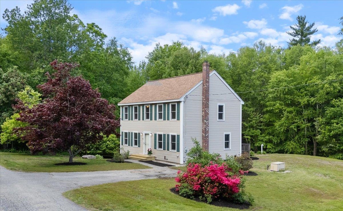 16 Bobcat Way, Danville, NH 03819