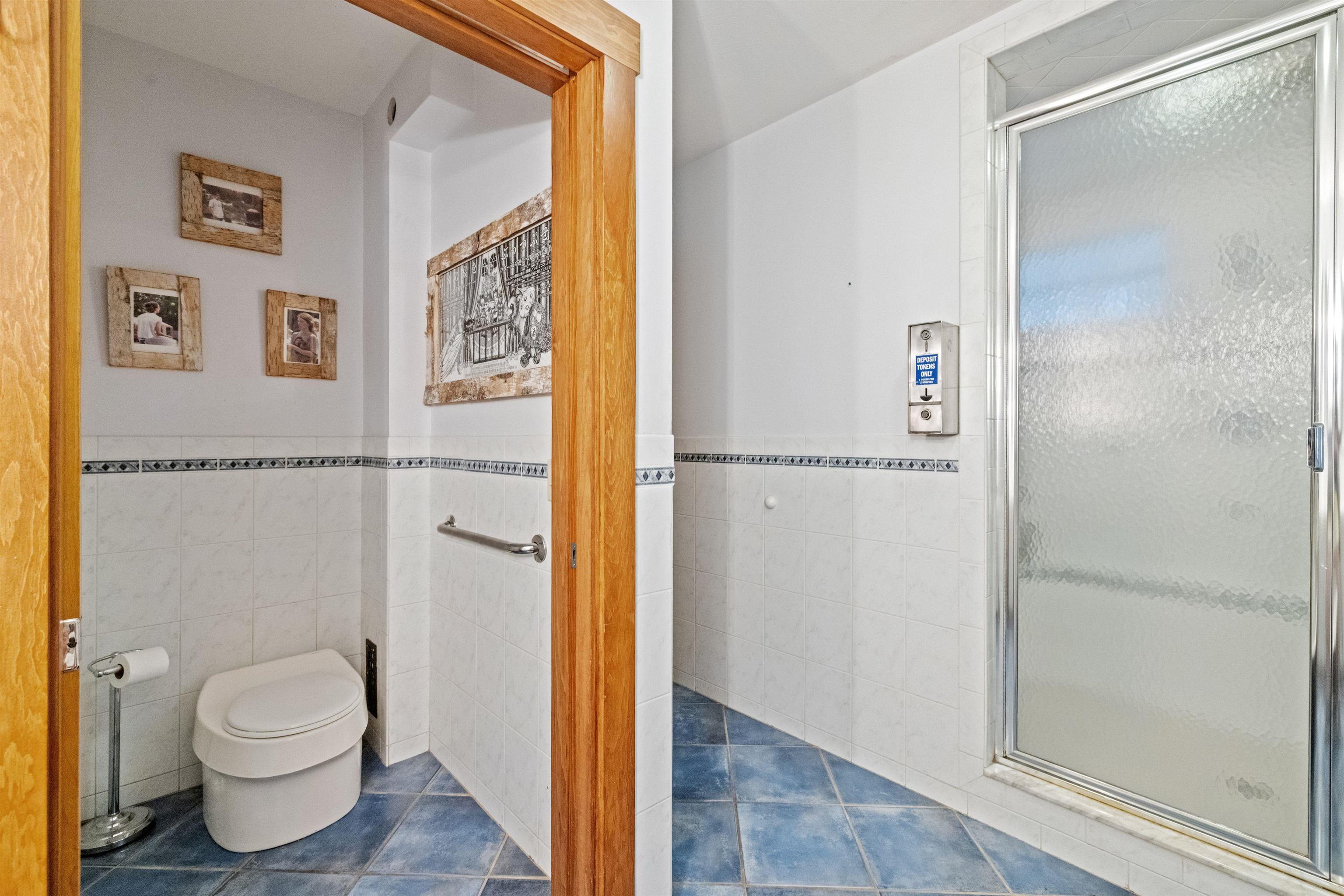 2nd Floor Full Bathroom
