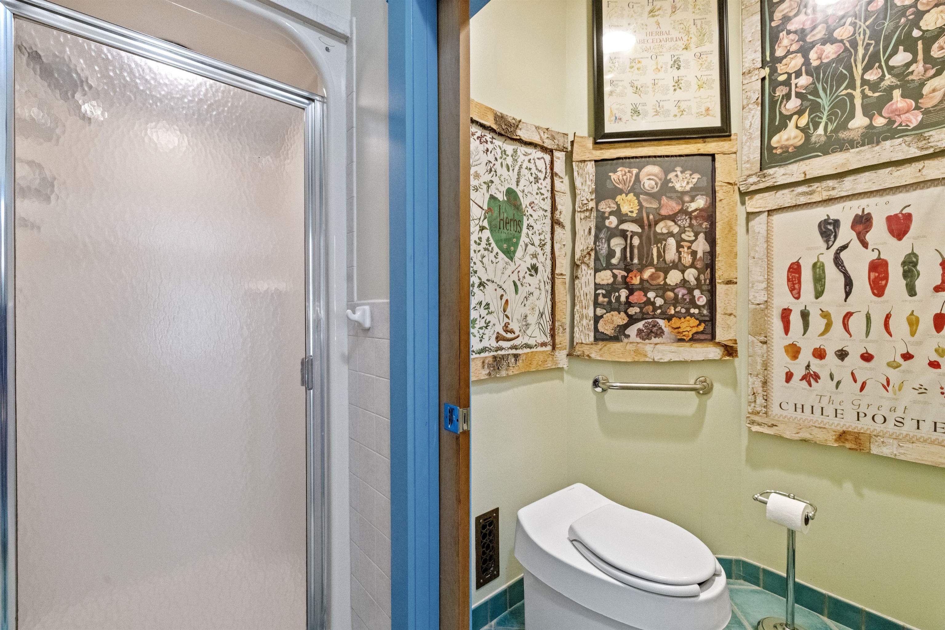 1st Floor Bathroom (3/4)