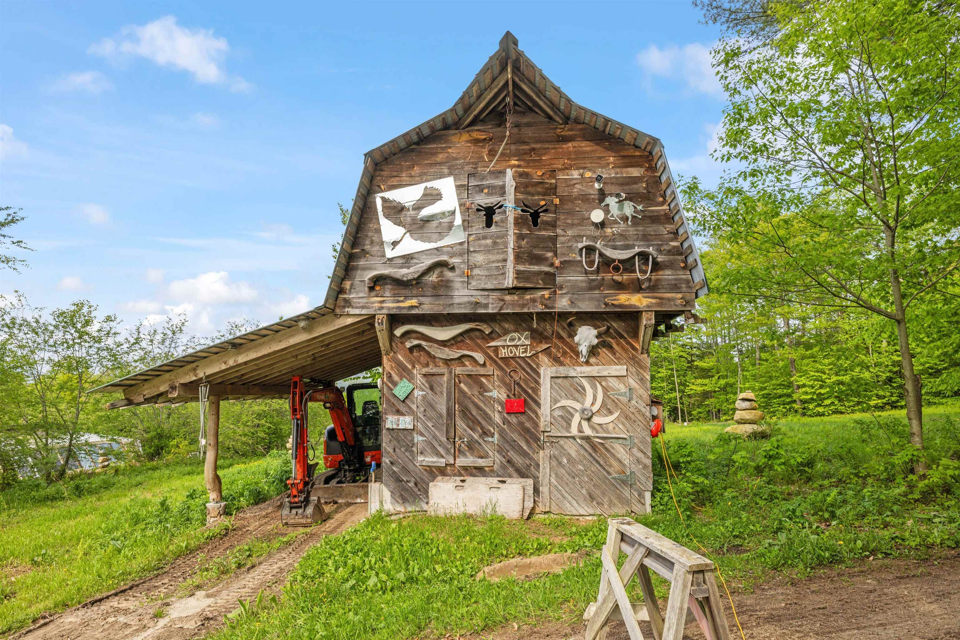 Animal Barn w/ Stall
