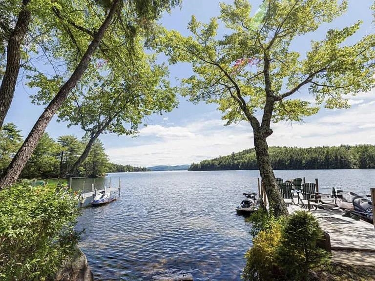 MLS 5045552: 8 Summerside Drive, Meredith NH