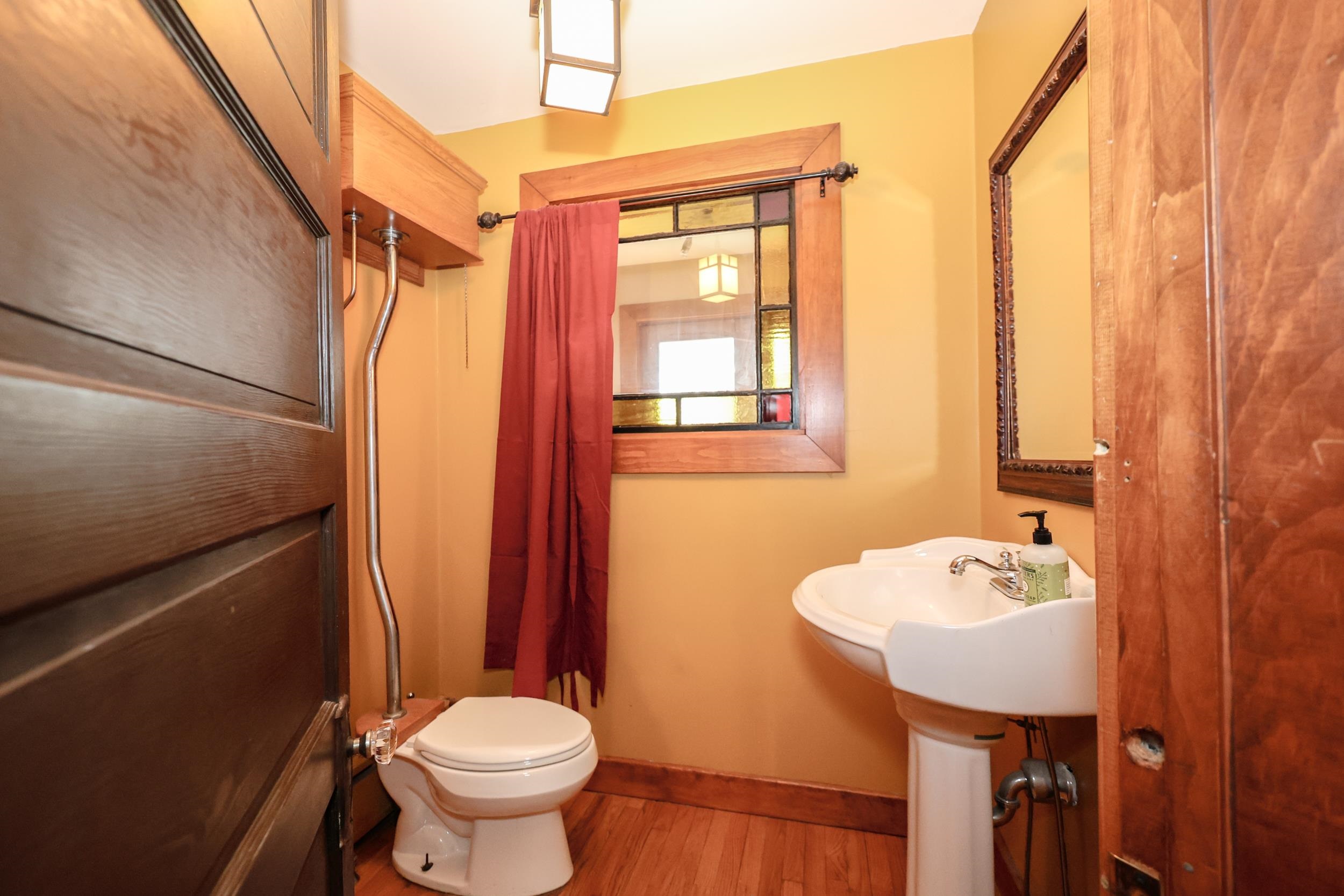 Kitchen 1/2 bath