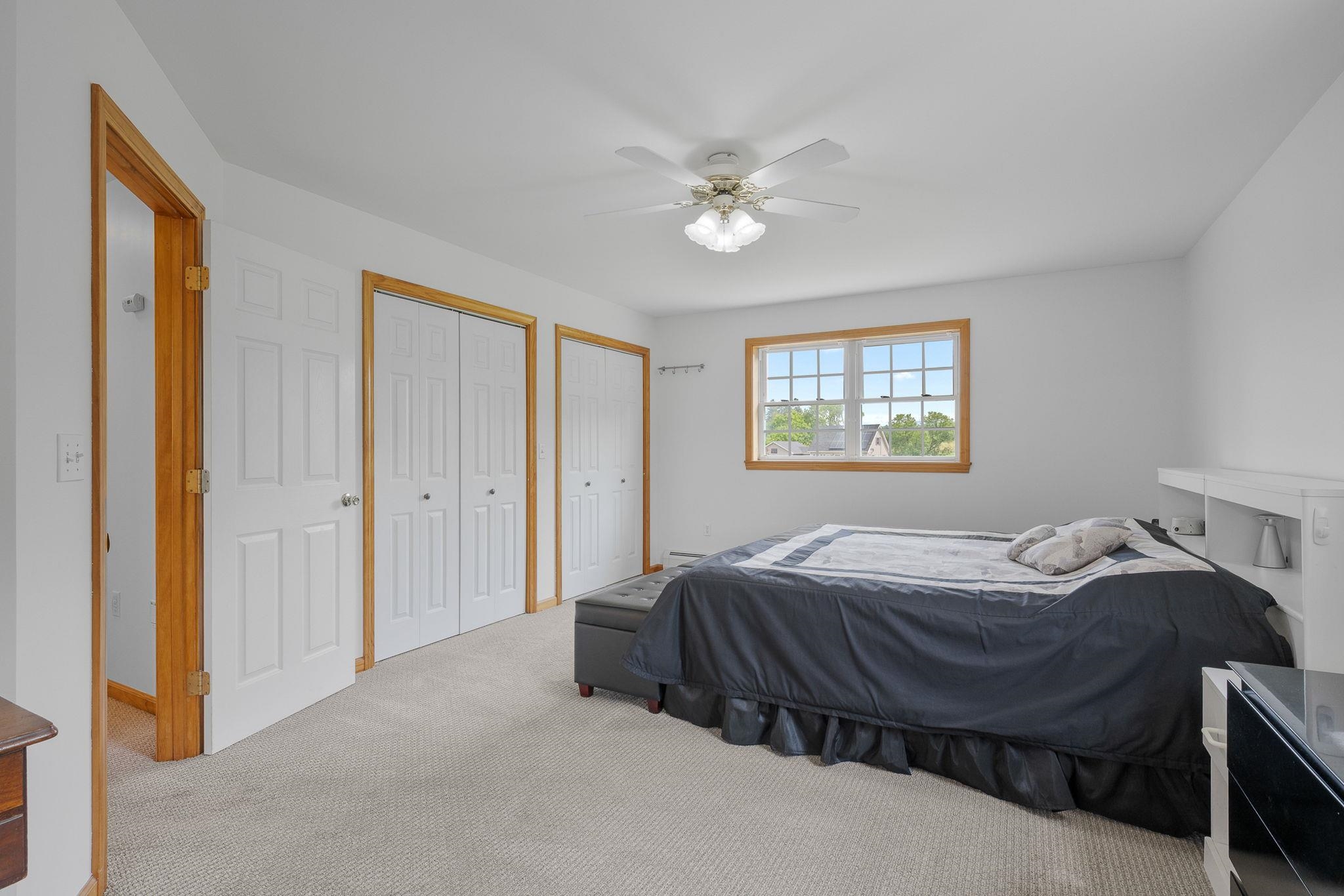 2 closets and a walk-in