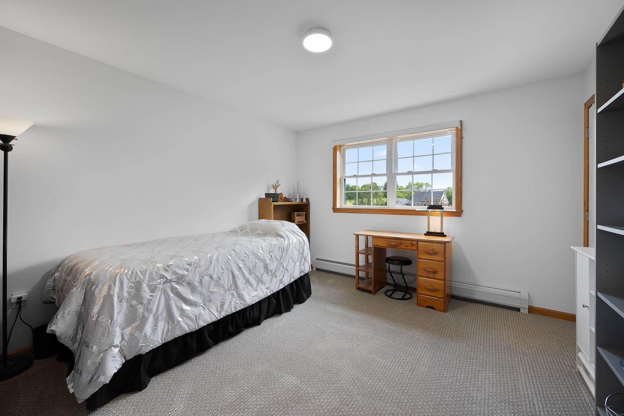 2nd bedroom