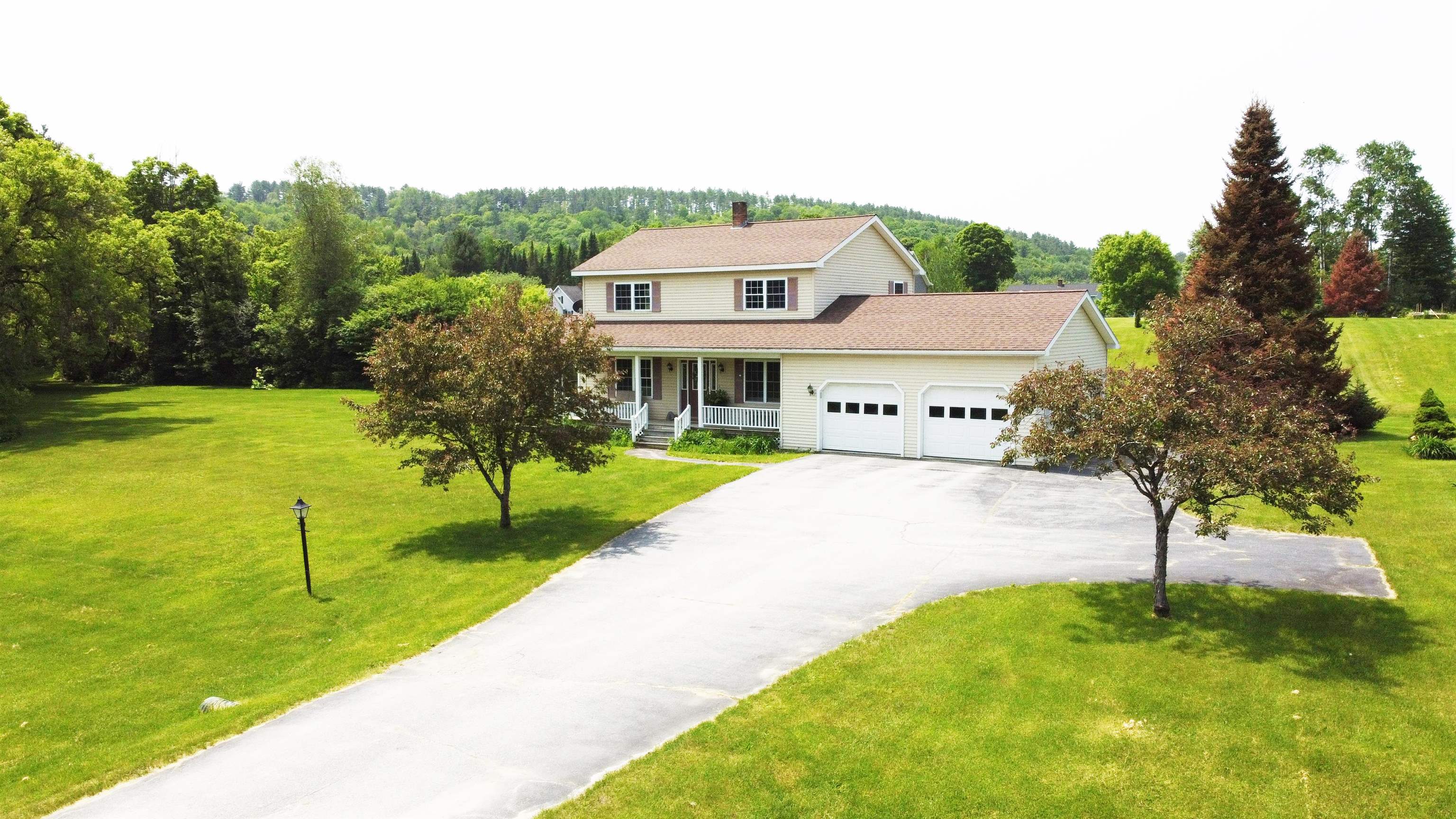 Plenty of driveway space