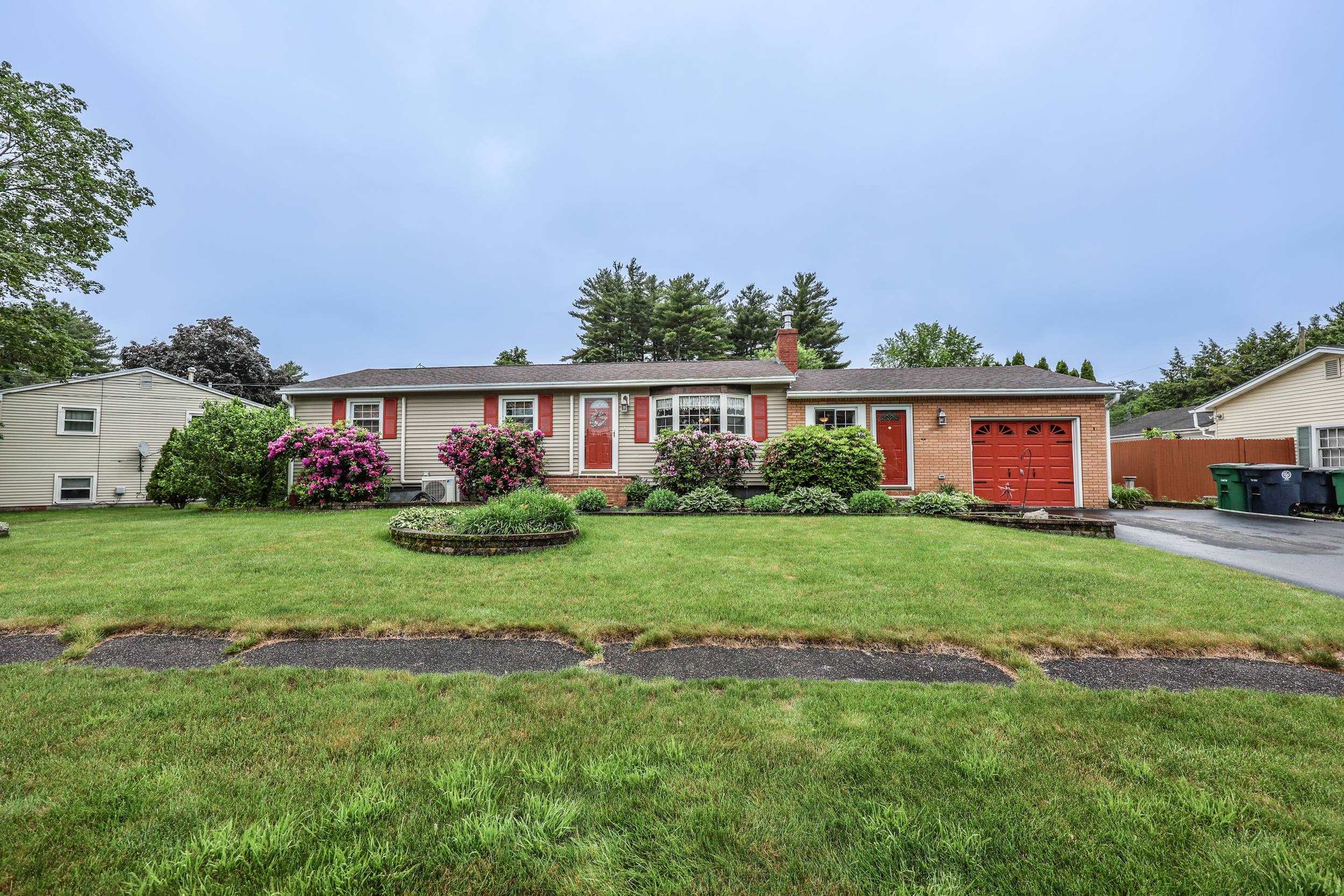 Photo of 14 Bramble Drive Nashua NH 03062-3106