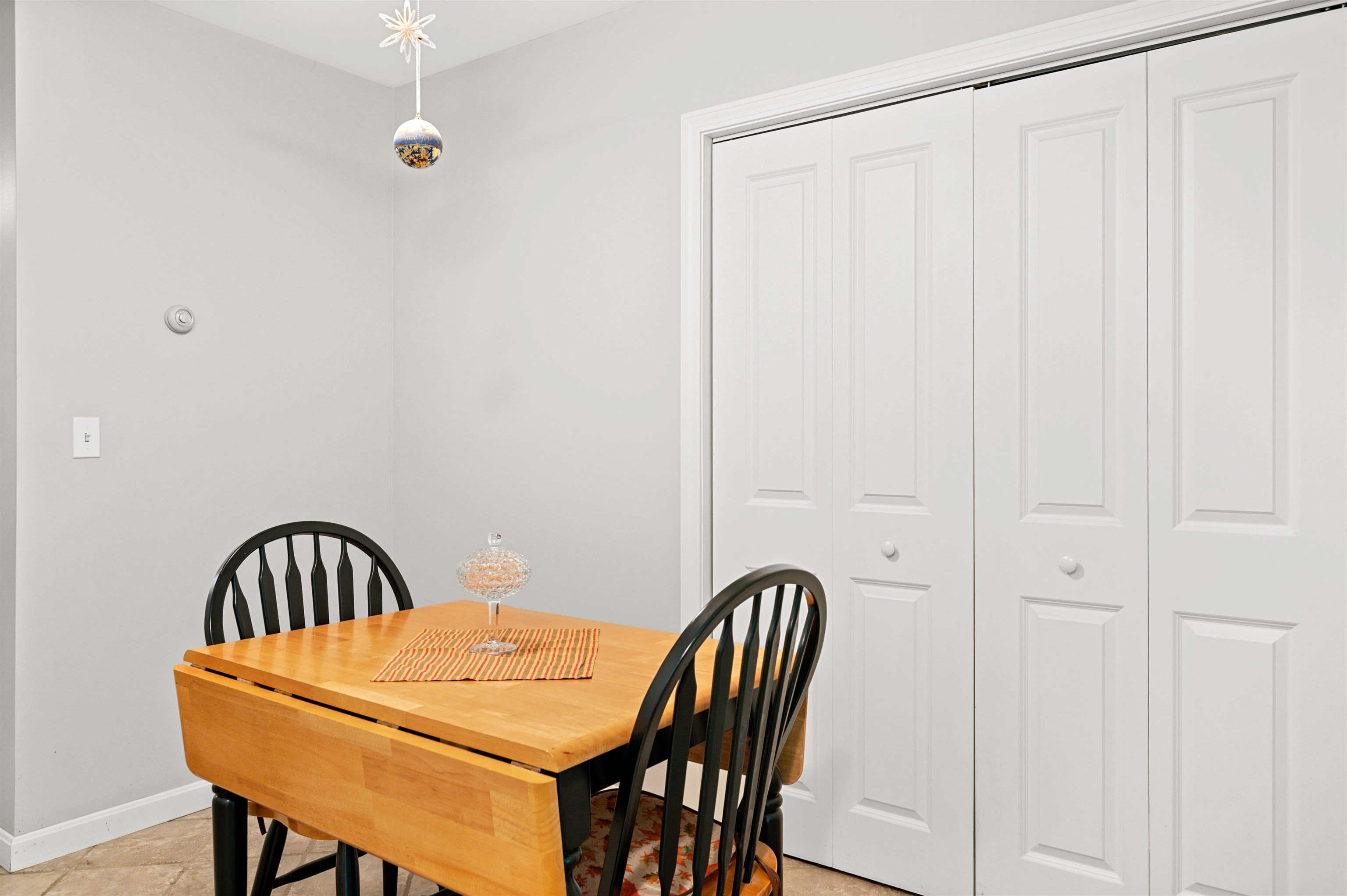 apartment dining