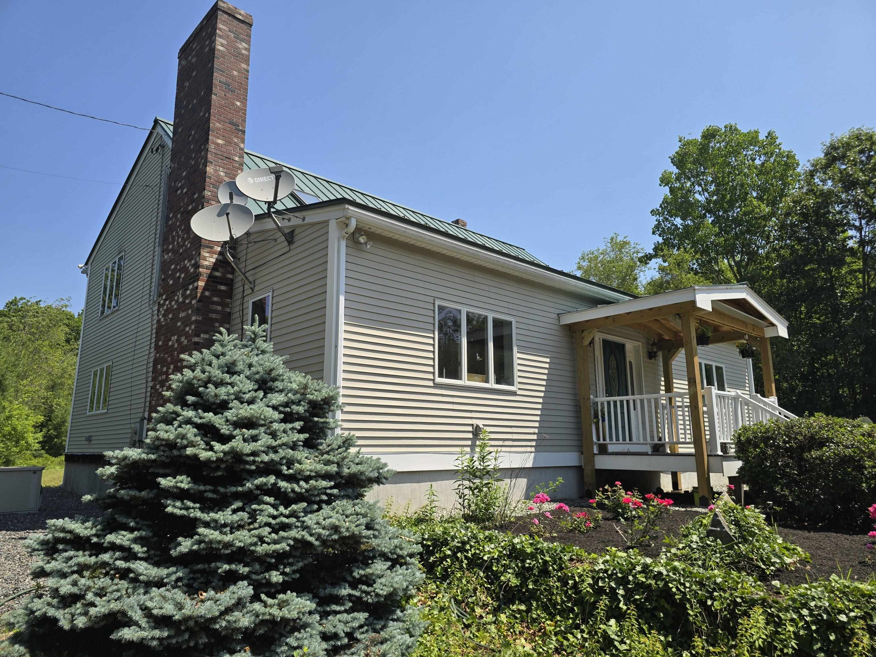 MLS 5046770: 564 Main Street, Fremont NH