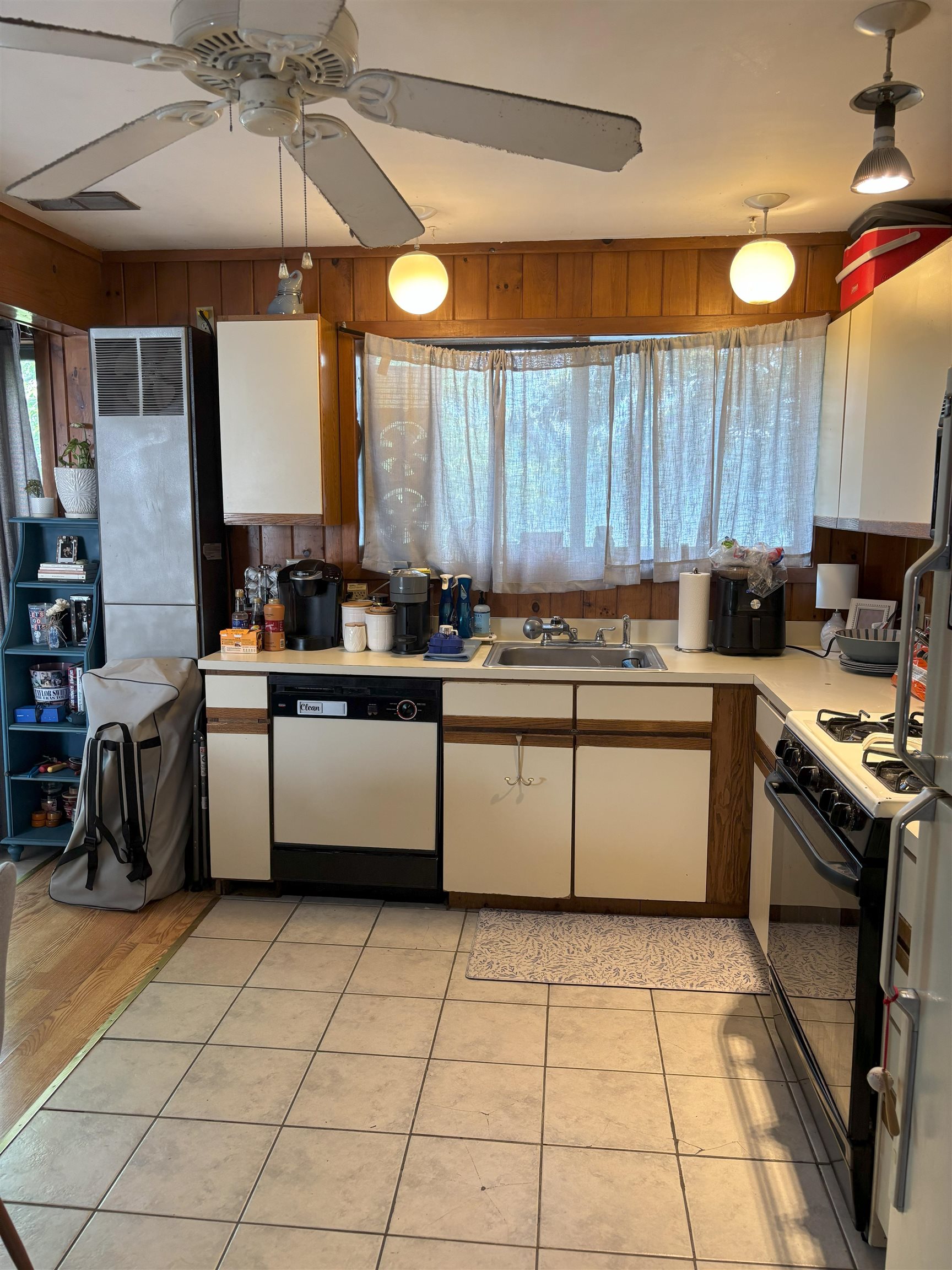N Apt - Up - Kitchen