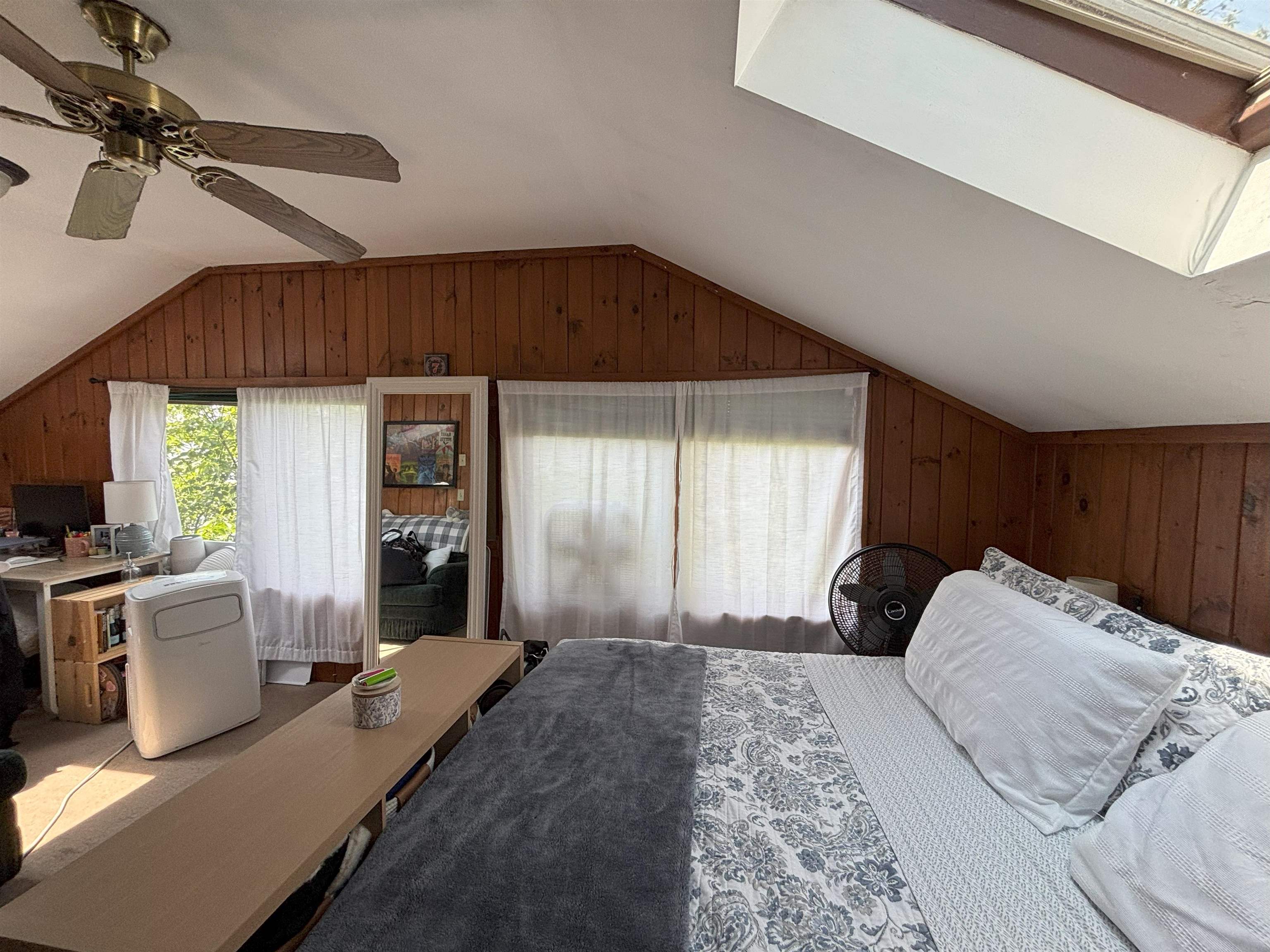 N Apt - Up - Bedroom