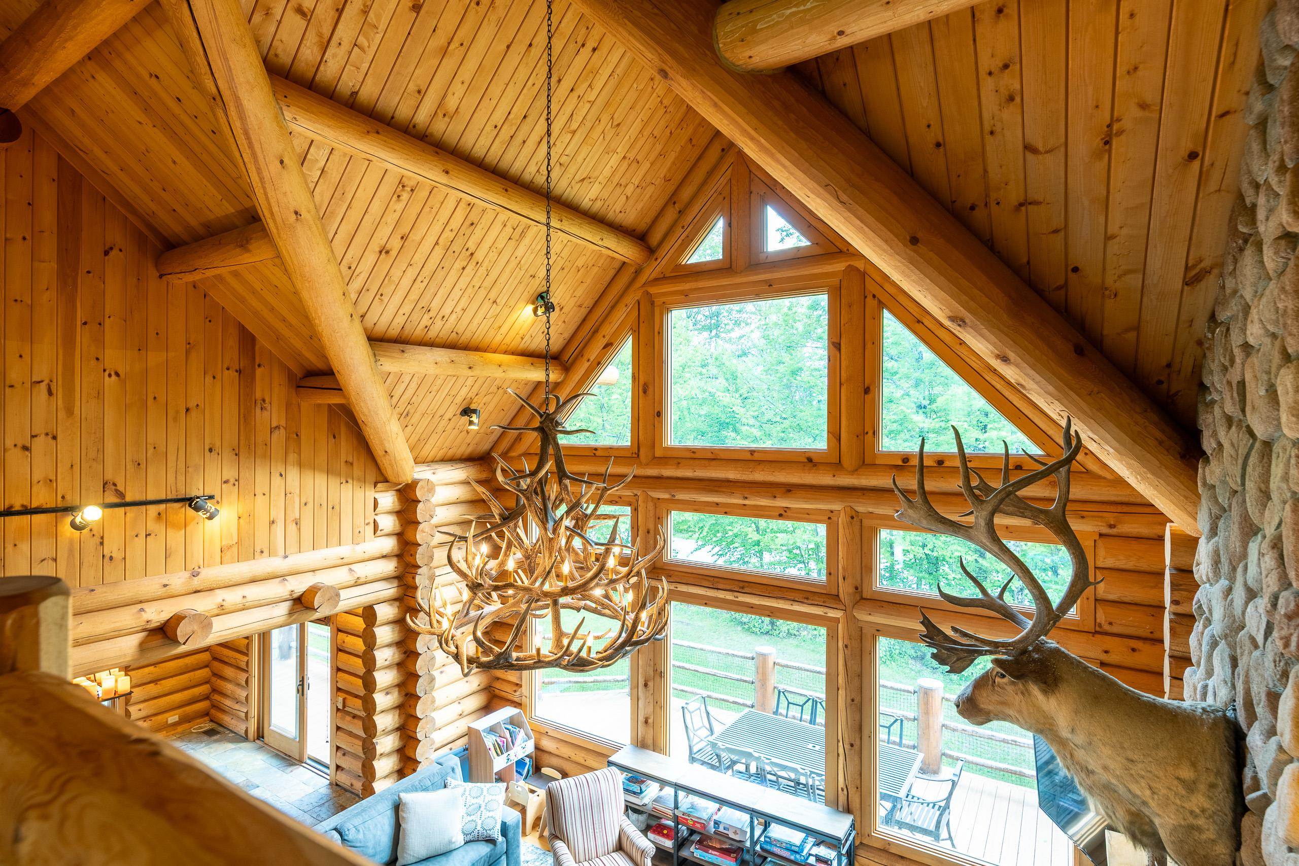Log home mountain feel