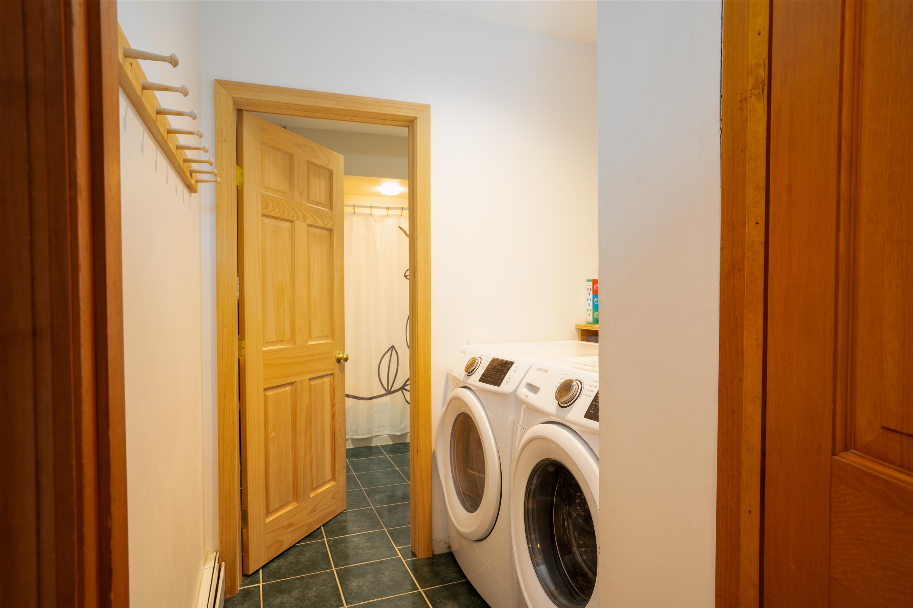 Lower Level Laundry room with full bathroom