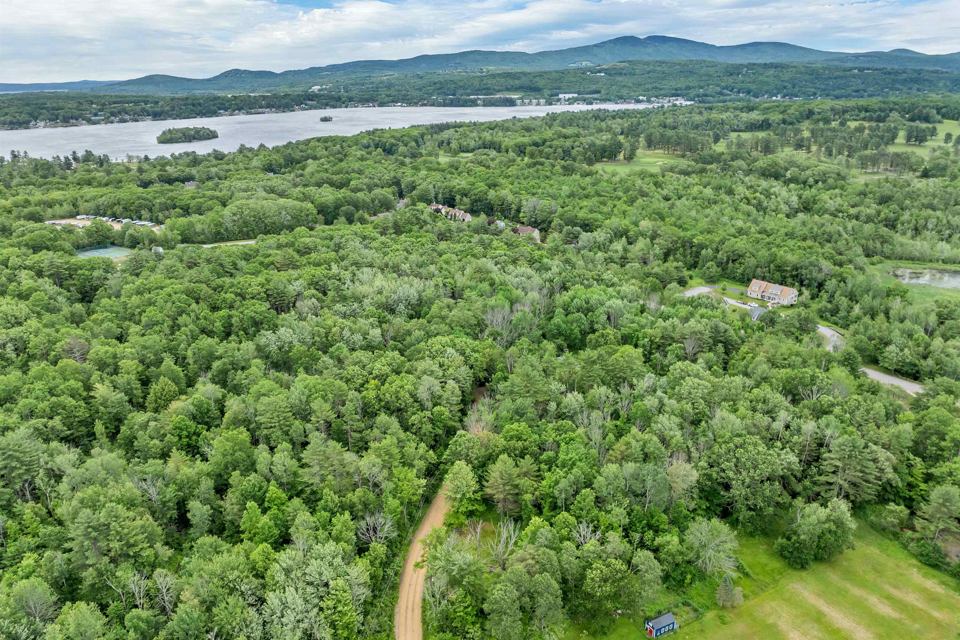 Close Proximity to Lake Winnipesaukee