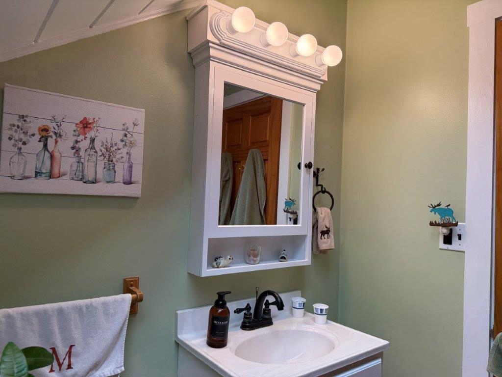 Full Bathroom 23526909