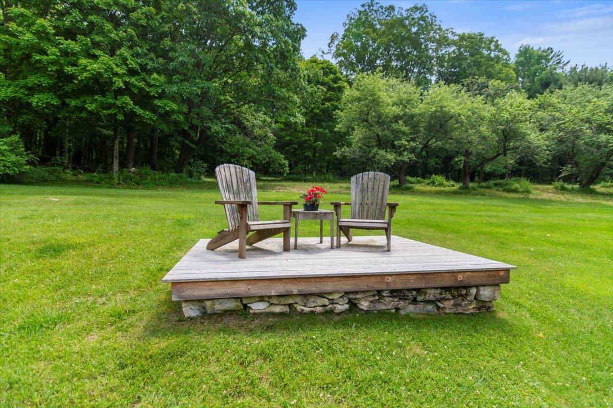 A Second Raised Platform Deck For Enjoying the Views...