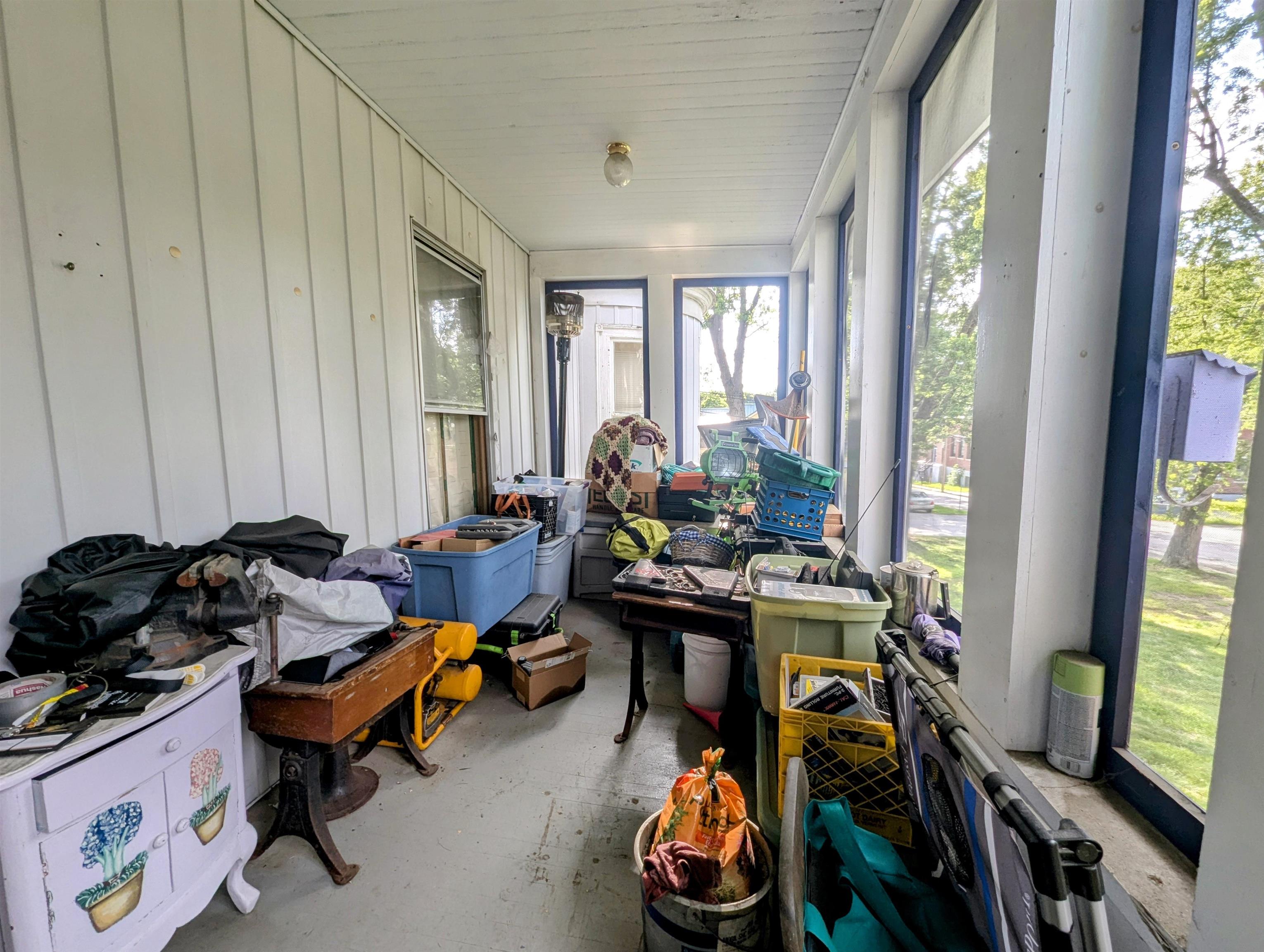 46 D - Porch