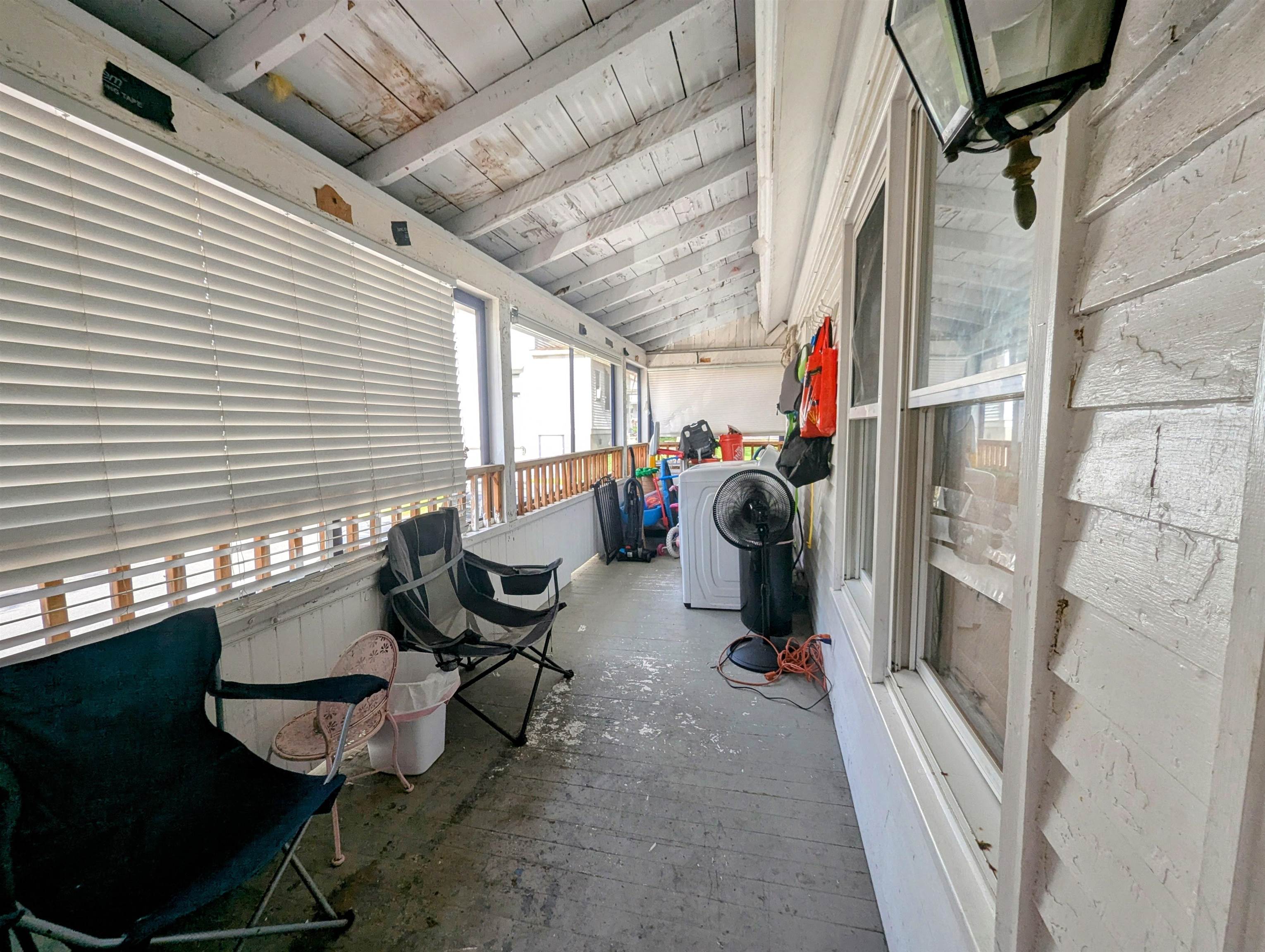 44 B - Porch