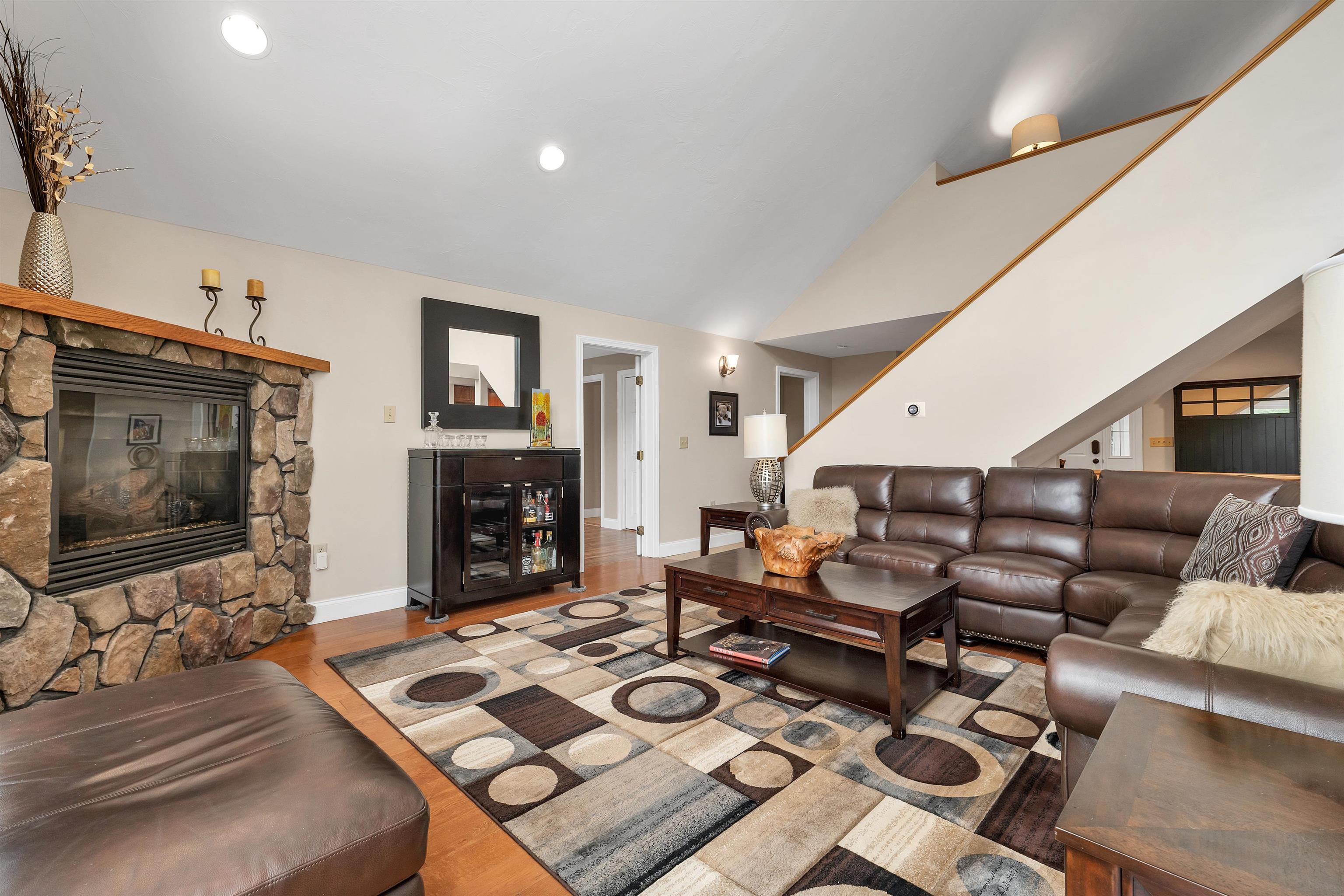 THE OPENESS OF THE LIVING/DINING/KITCHEN AREAS MAKE THE HOUSE FEEL SO SPACIOUS.