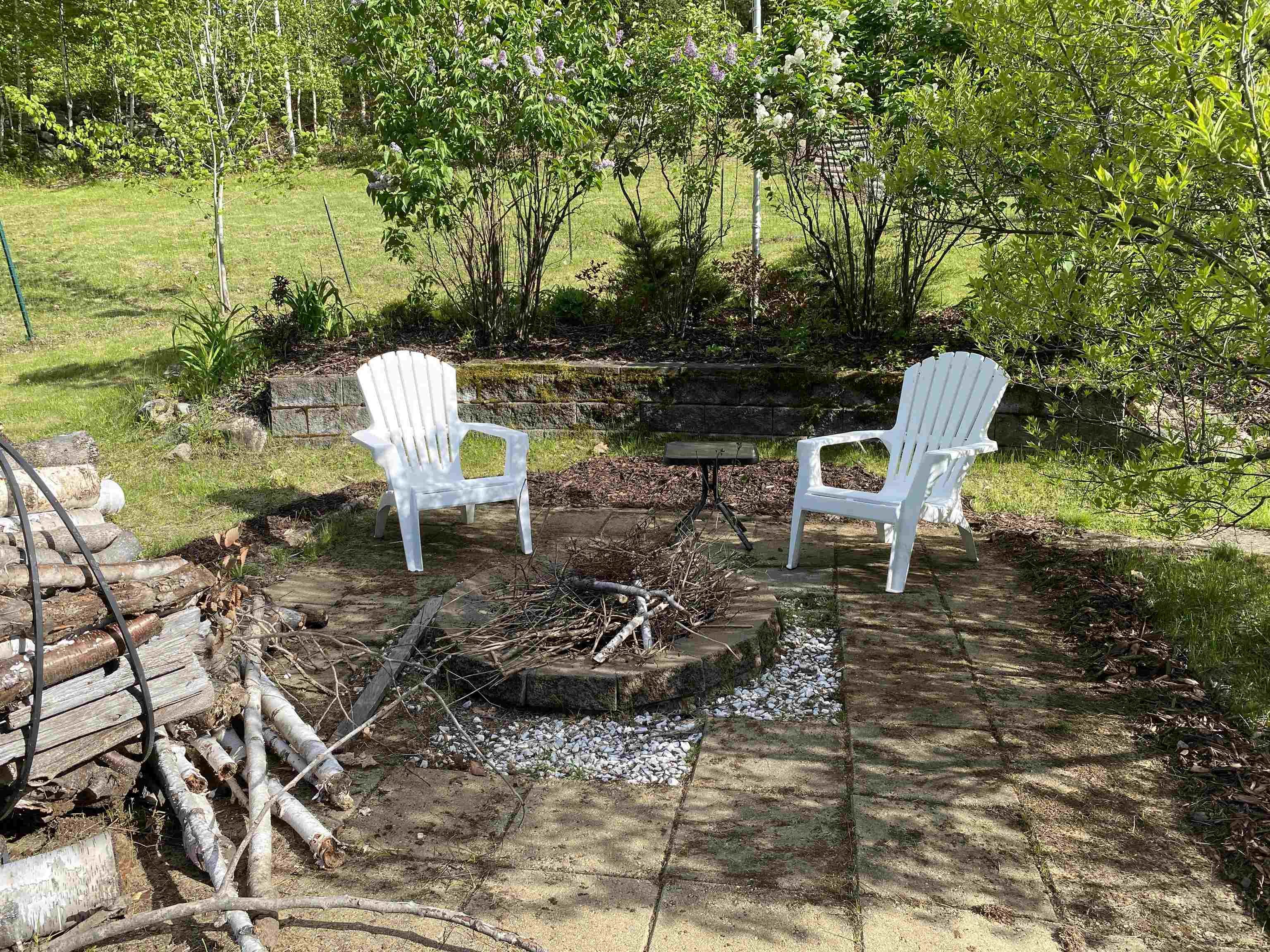 AND A FIRE PIT TO BE ENJOYED SURROUNDED BY SO MUCH NATURAL BEAUTY.