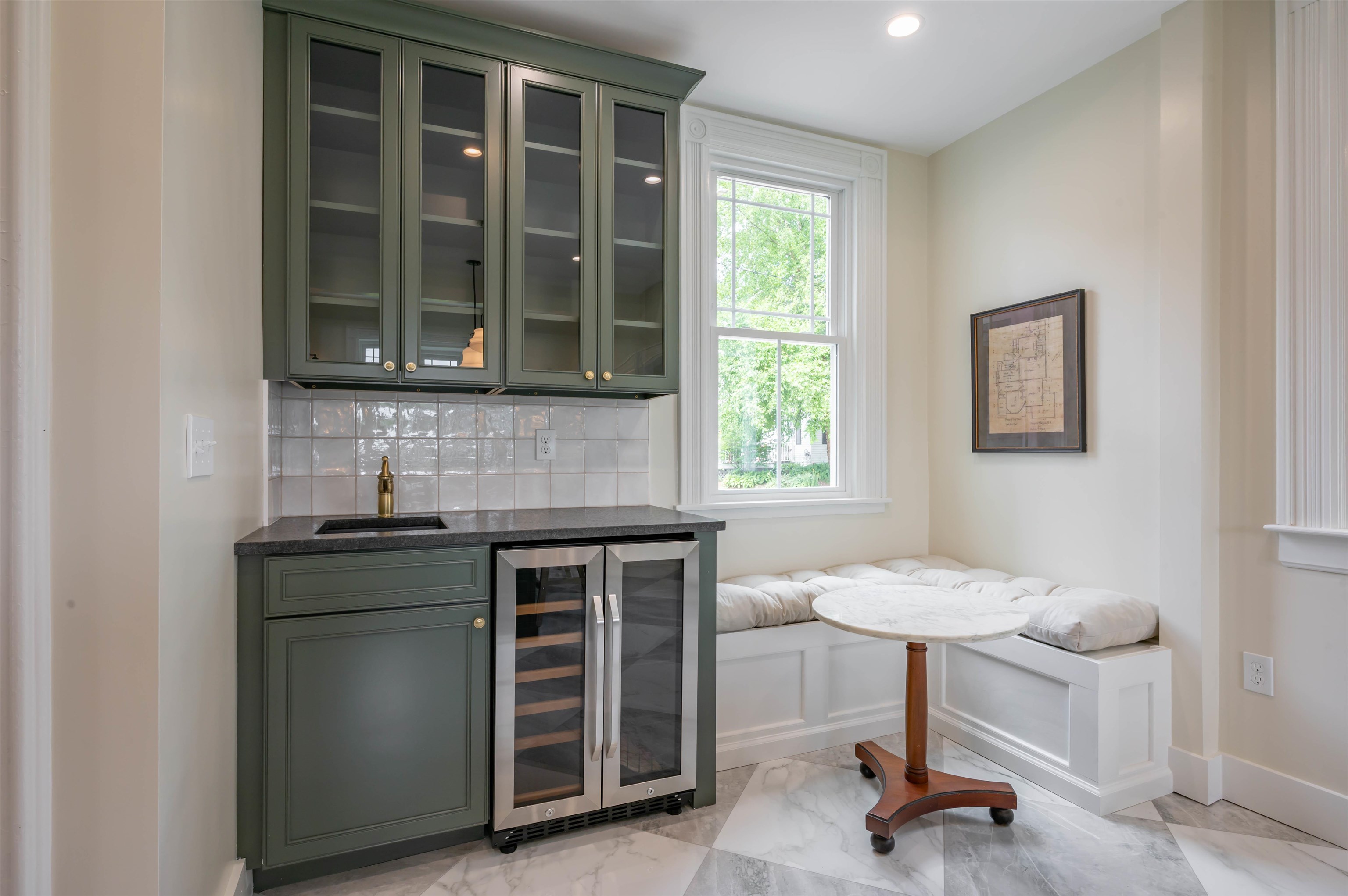 Wet Bar and Breakfast Nook