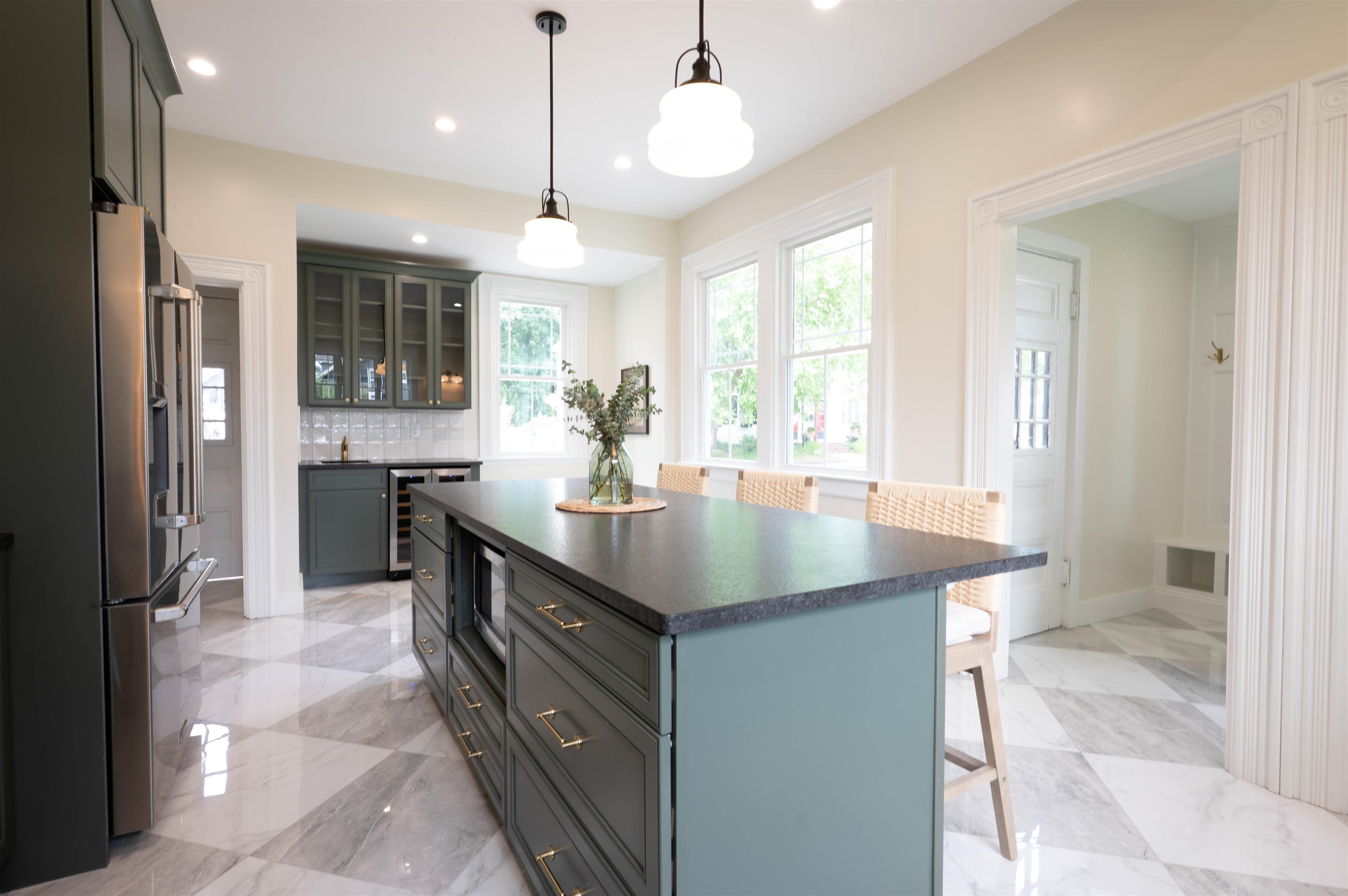 Large Island and Breakfast Nook