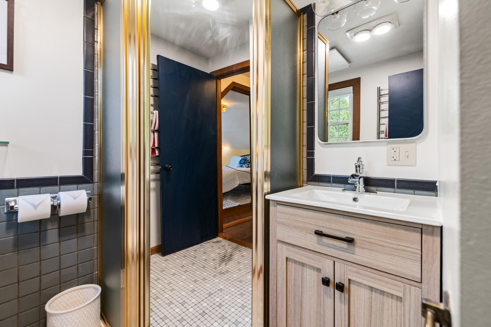 Bathroom 2nd Floor