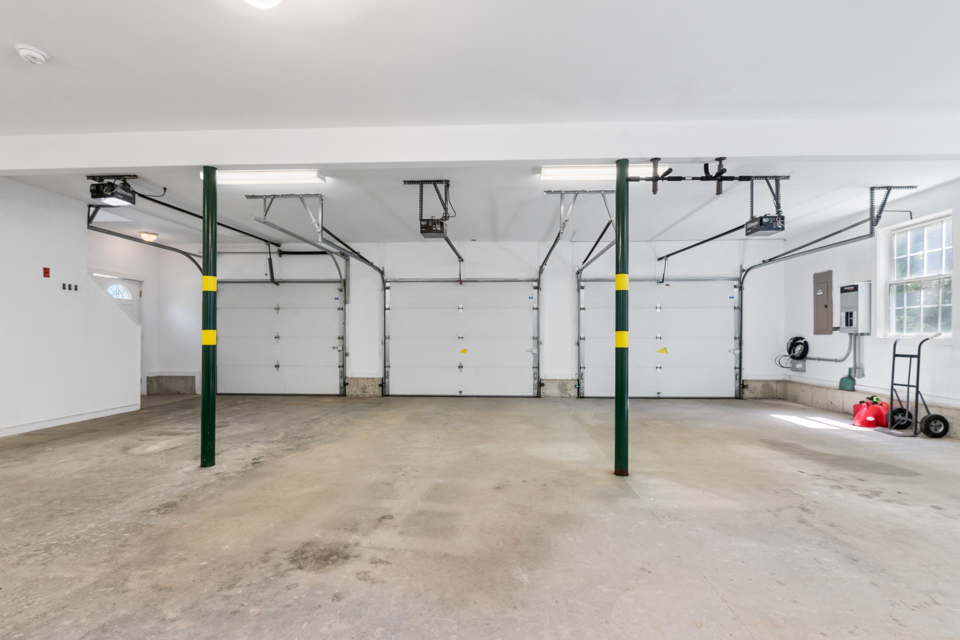 3 Car Garage