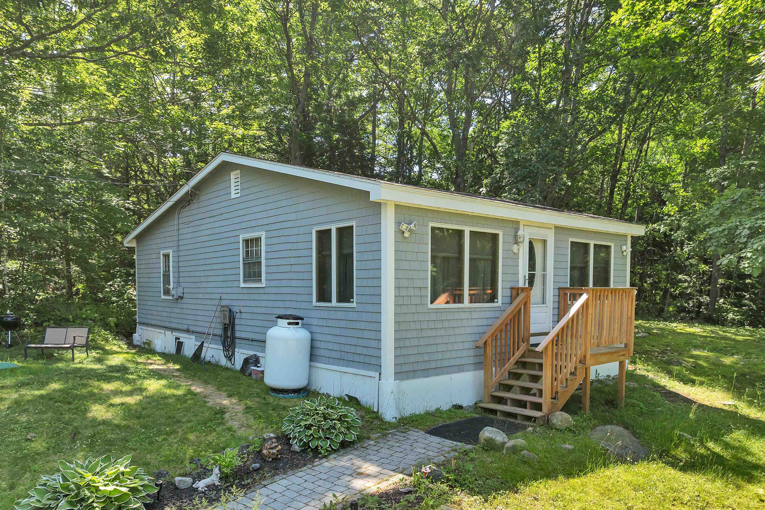 Photo of 25 S Mayhew Road Hebron NH 03241