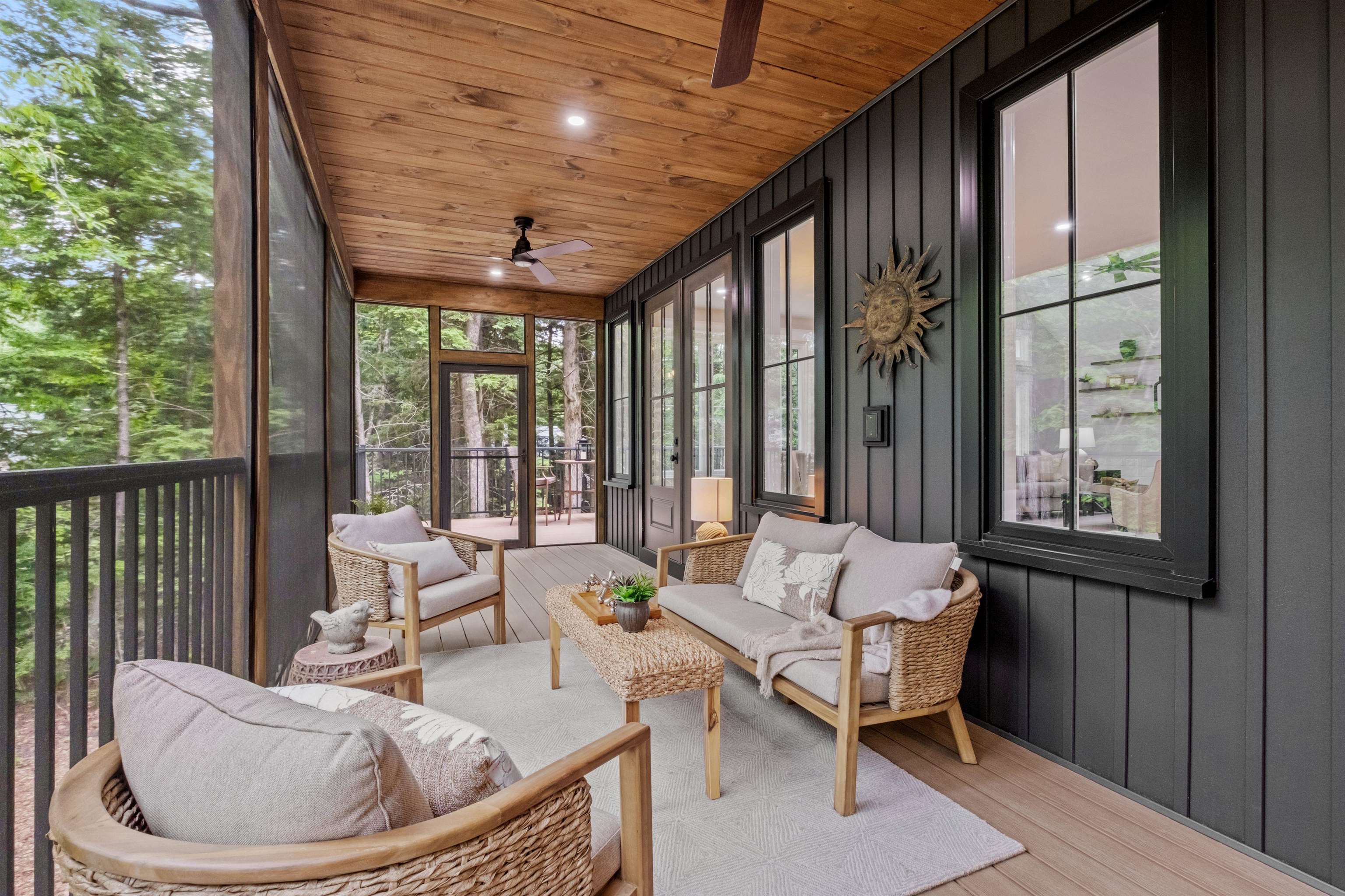Screened-In Porch