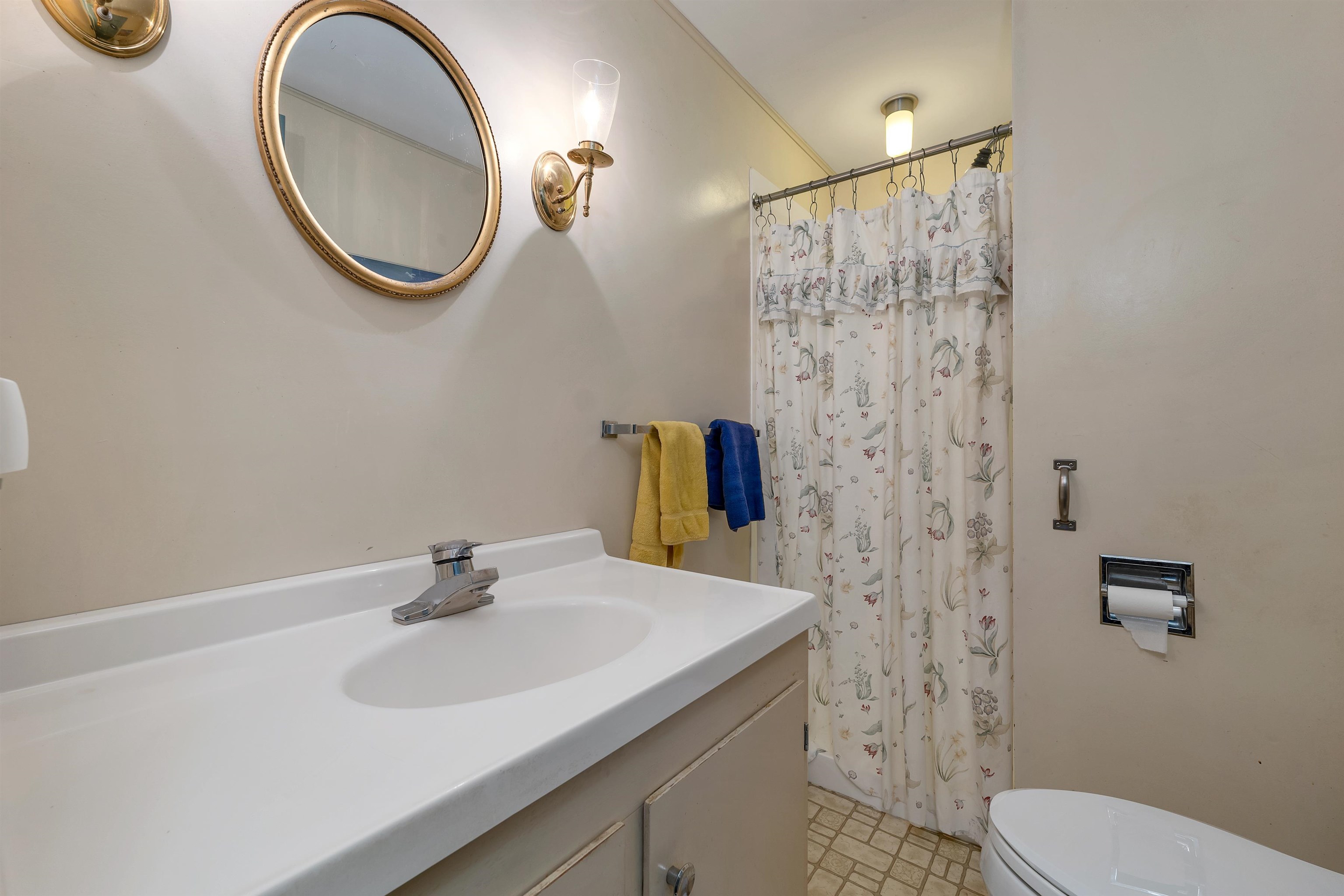 First floor 3/4 bath