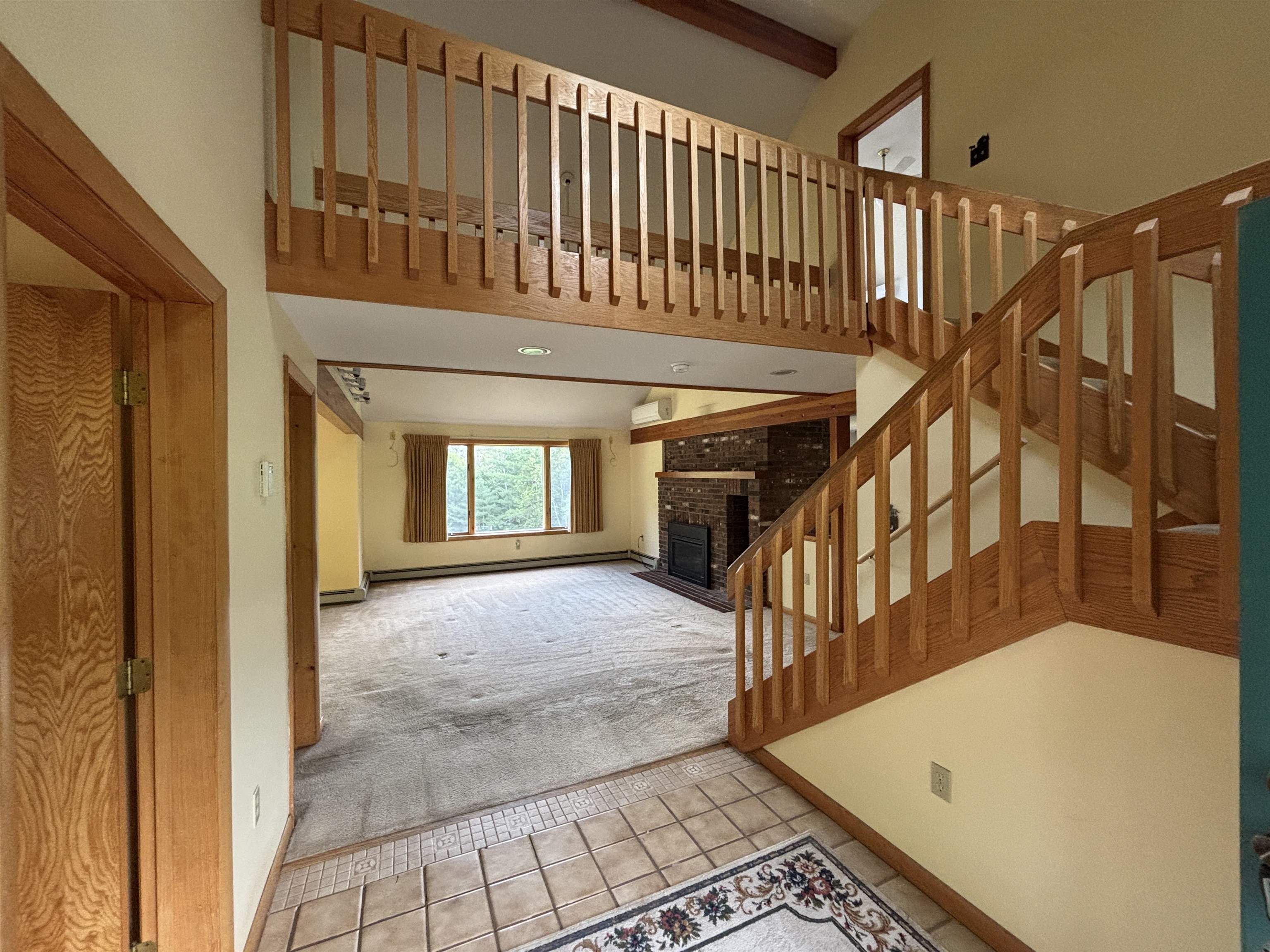 Spacious Entry Foyer