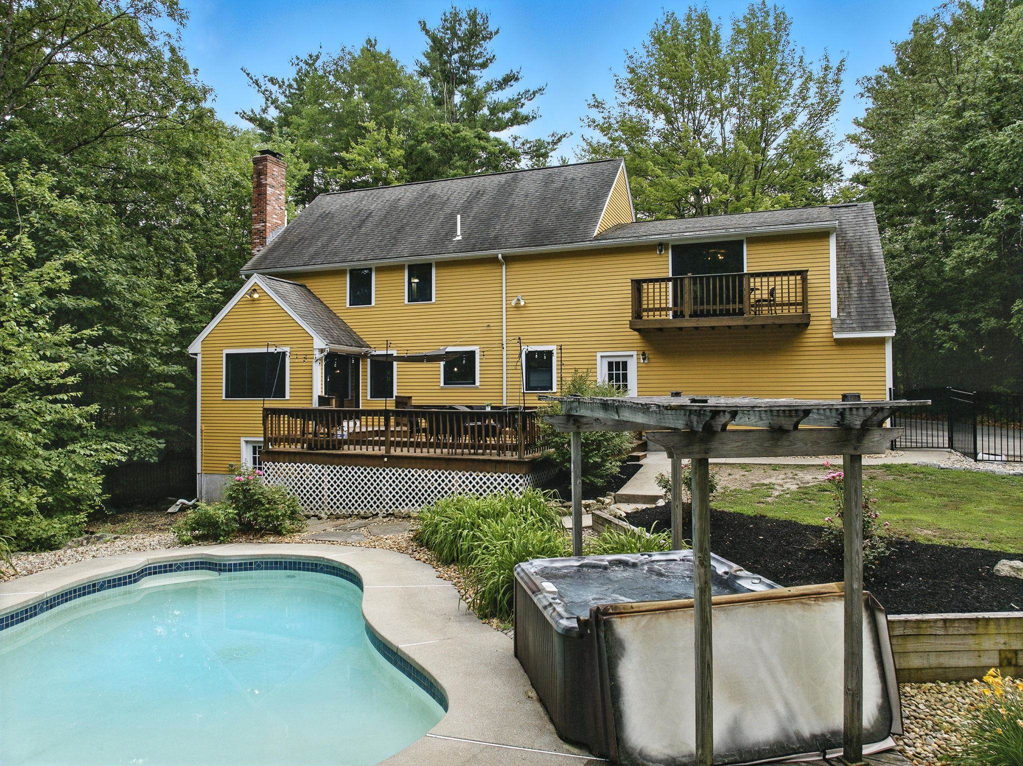 Gunite Pool & Hot Tub