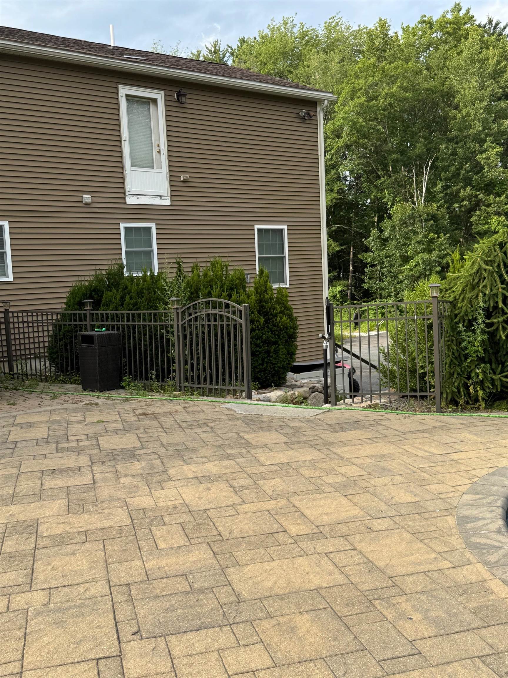 Photo 25 of 60